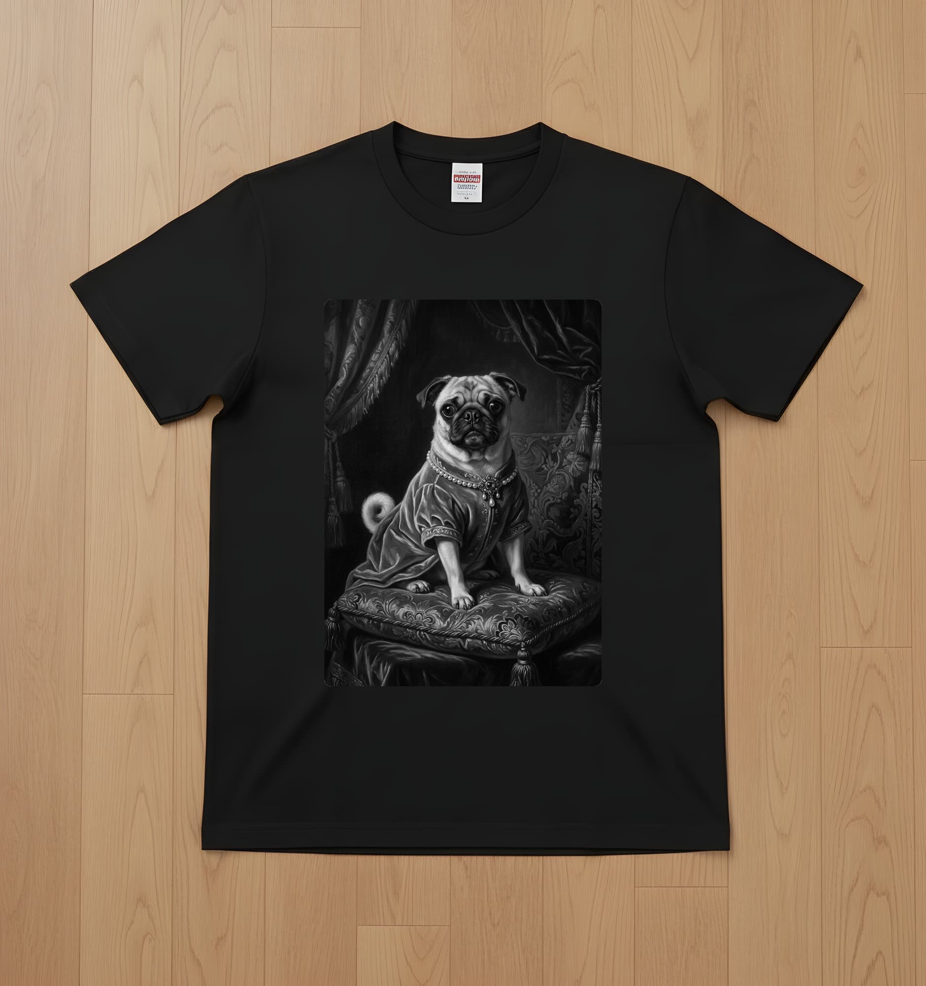 パグのルネサンス肖像画Tシャツ(ブラック・モノクロプリント・額縁なし)