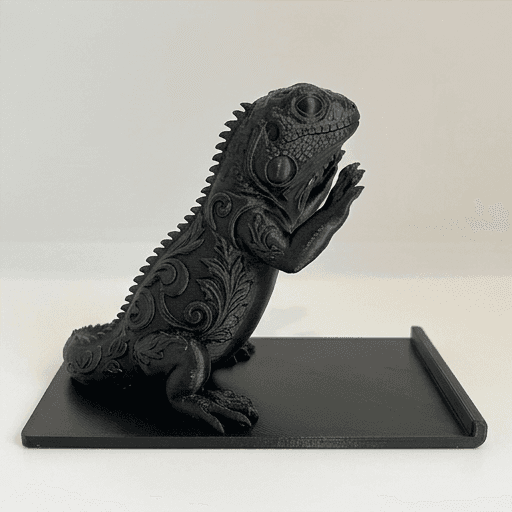 サバクイグアナのルネサンス肖像画スマホスタンド(シルクブラック) 4