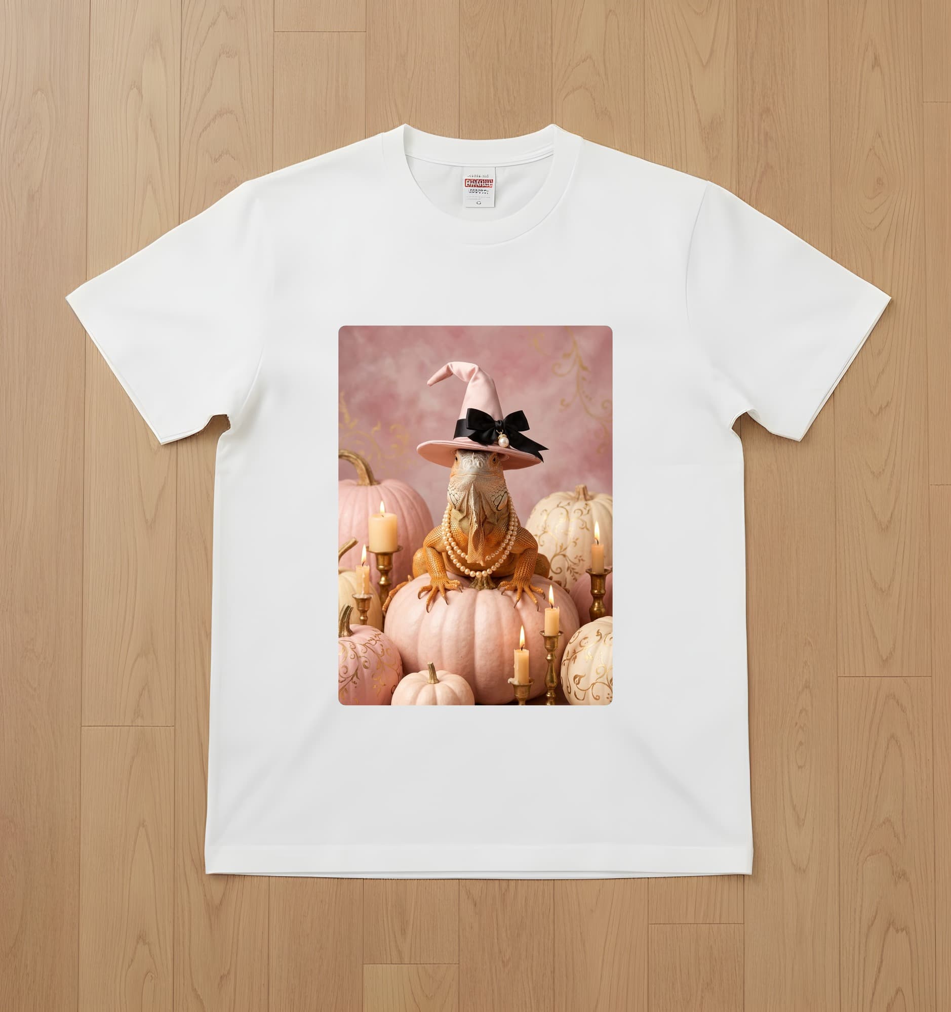 レッドイグアナのかぼちゃとキャンドルの油絵風アートハロウィンTシャツ(ホワイト)