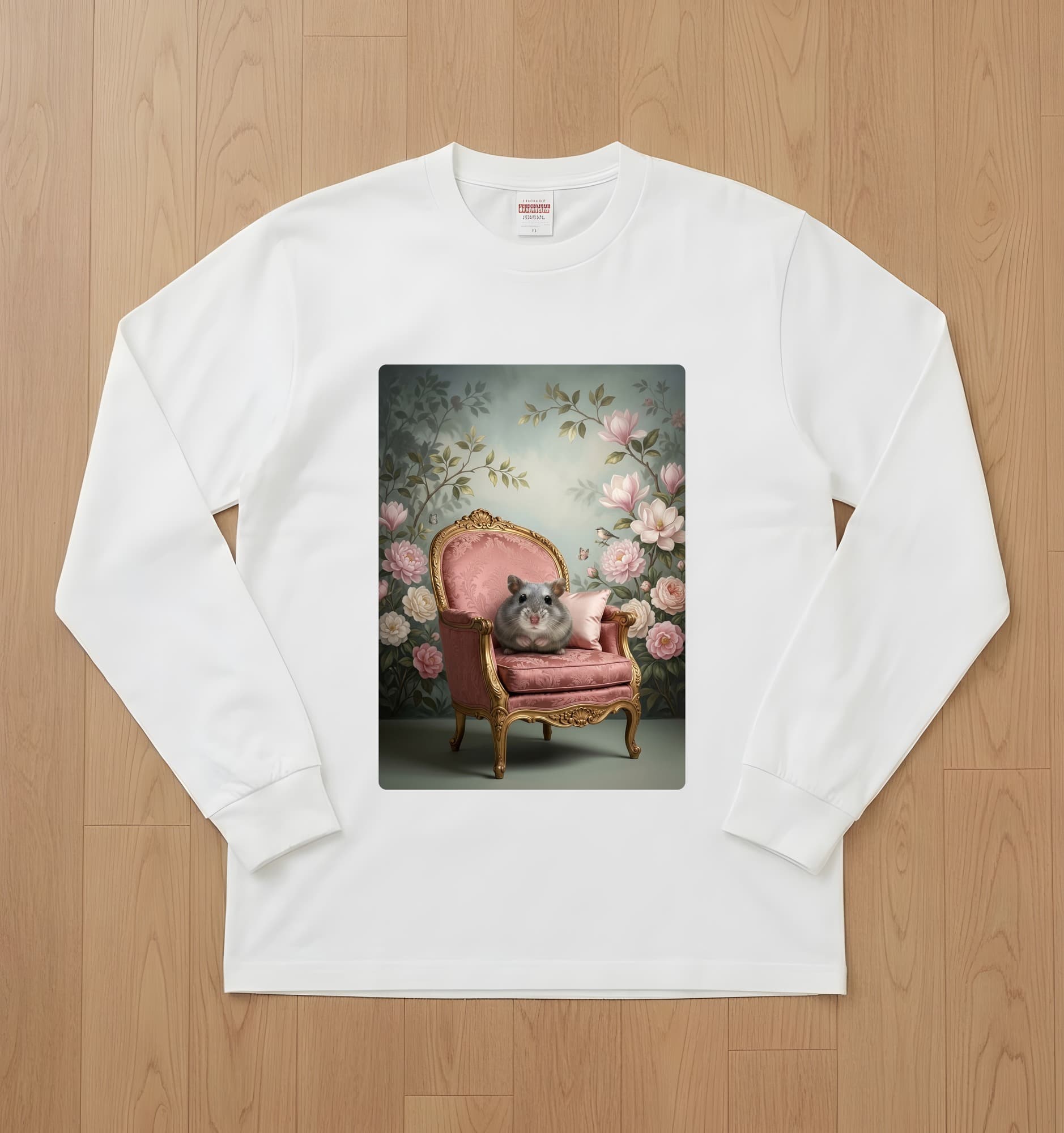 サファイアハムスターのシャビーピンクの油絵風アートロココ調長袖Tシャツ(ホワイト)