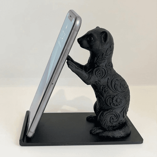 フェレットのルネサンス肖像画スマホスタンド(シルクブラック)