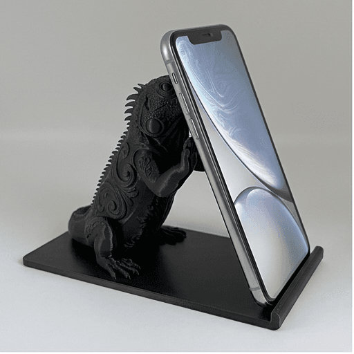 サバクイグアナのルネサンス肖像画スマホスタンド(シルクブラック)