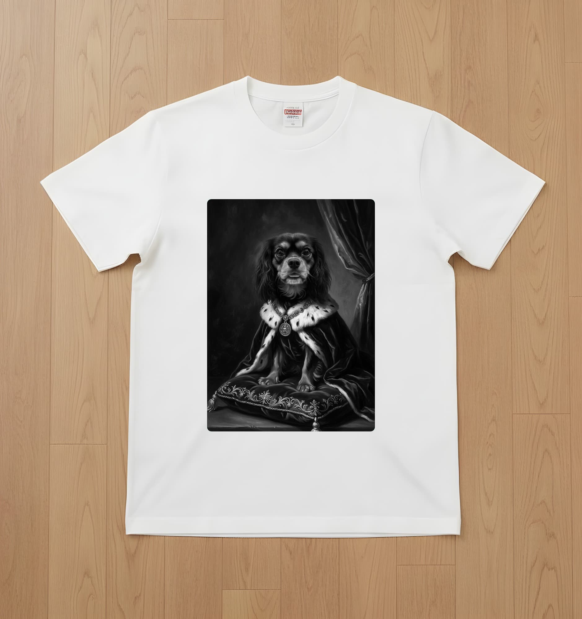 キャバリアのルネサンス肖像画Tシャツ(ホワイト・モノクロプリント・額縁なし)