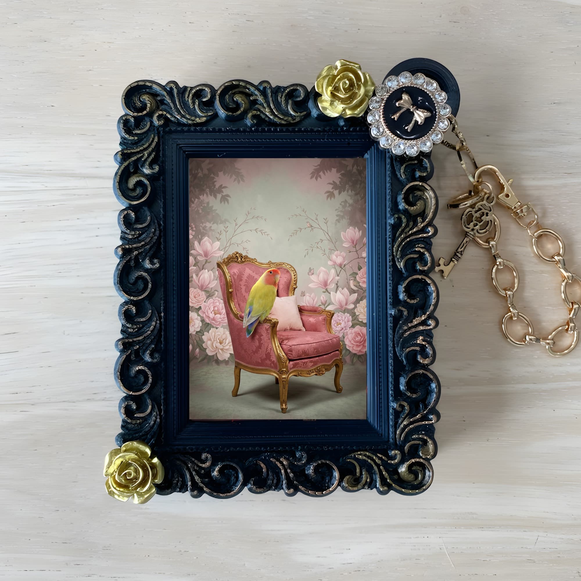 Peach-faced Lovebird Shabby Pink Oil-Painting Rococo Bag Charm (Black)