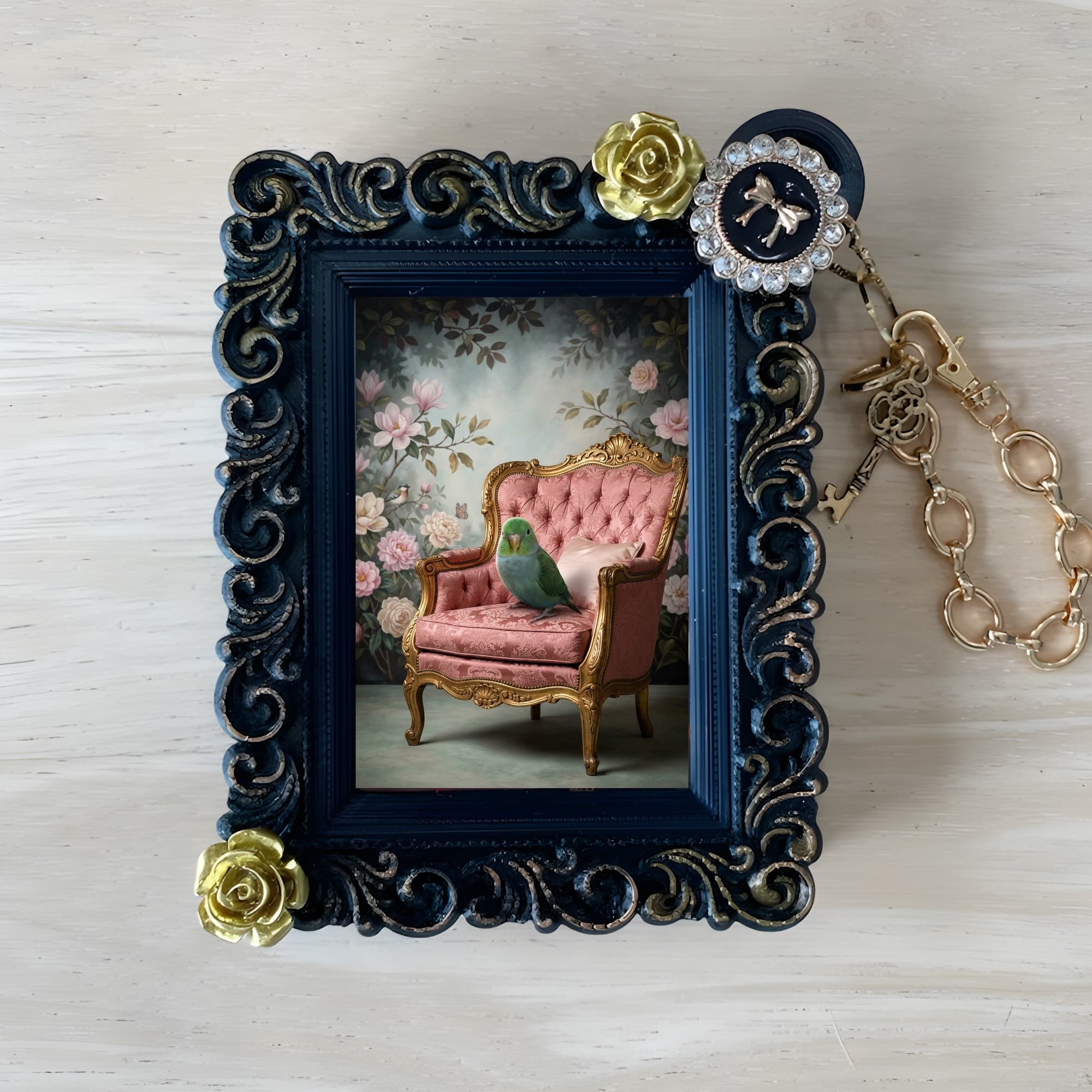 Lineolated Parakeet Shabby Pink Oil-Painting Rococo Bag Charm (Black)