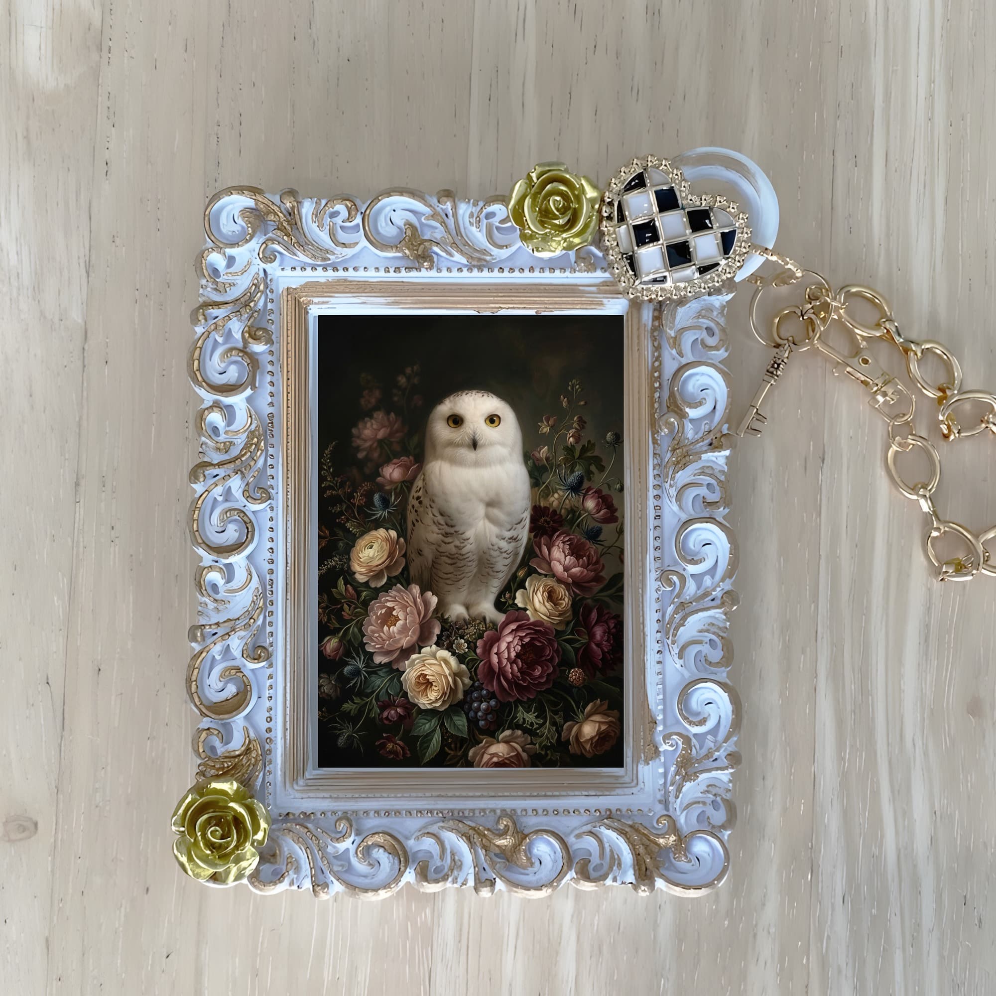 シロフクロウの花の油絵風アート花柄バッグチャーム(ホワイト)
