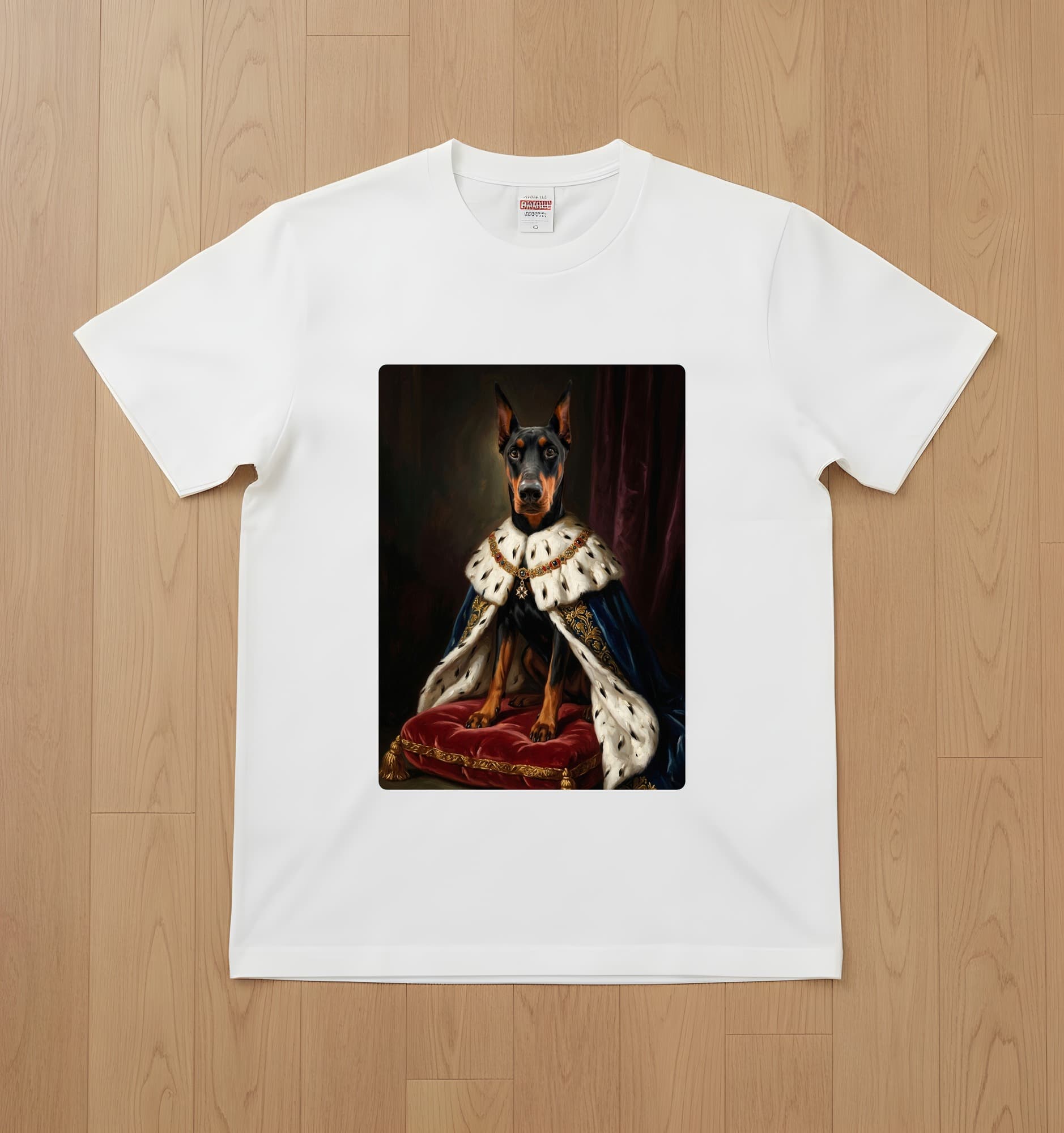 ドーベルマンのルネサンス肖像画Tシャツ(ホワイト・カラープリント・額縁なし)