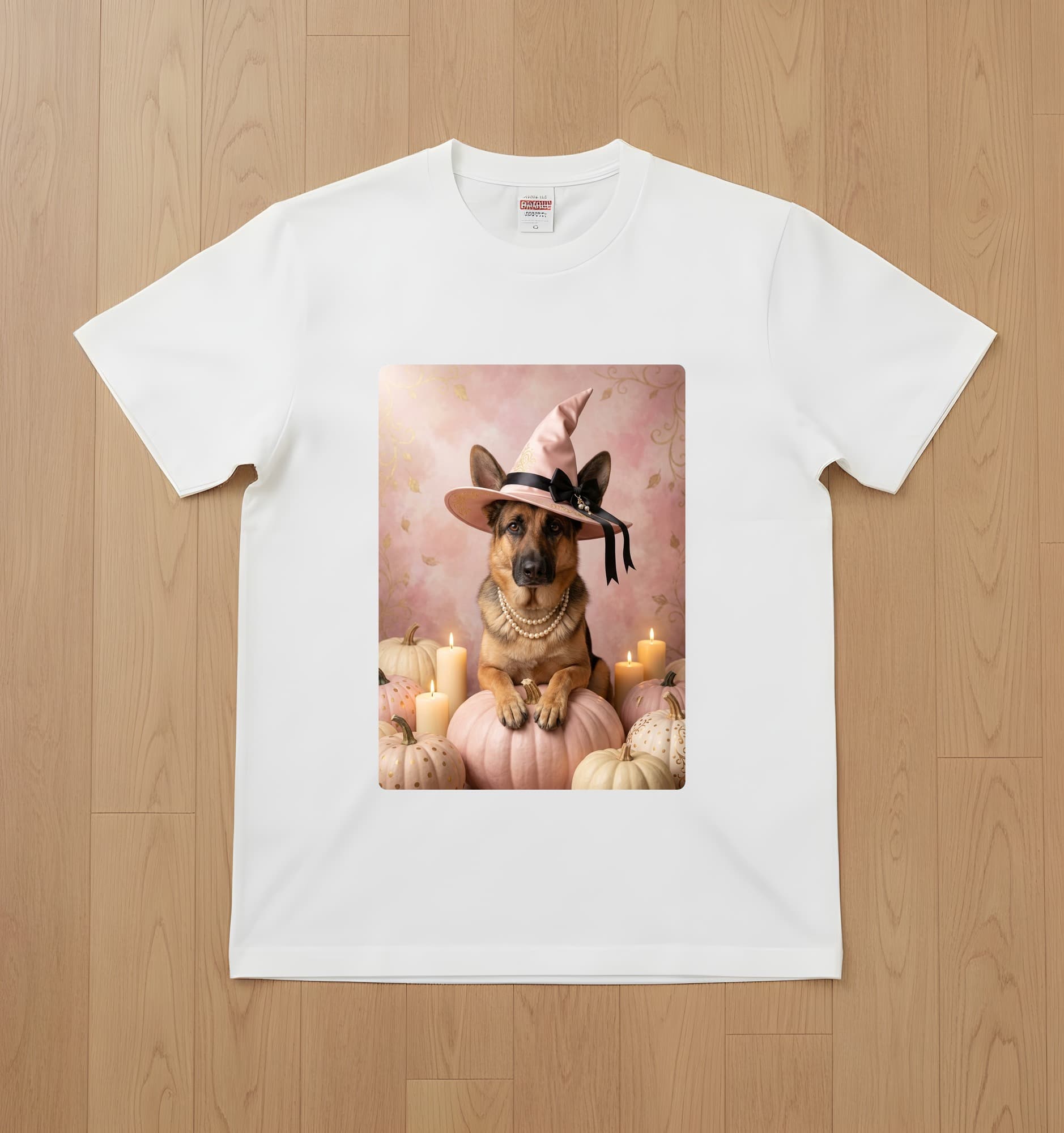 ジャーマンシェパードのかぼちゃとキャンドルの油絵風アートハロウィンTシャツ(ホワイト)