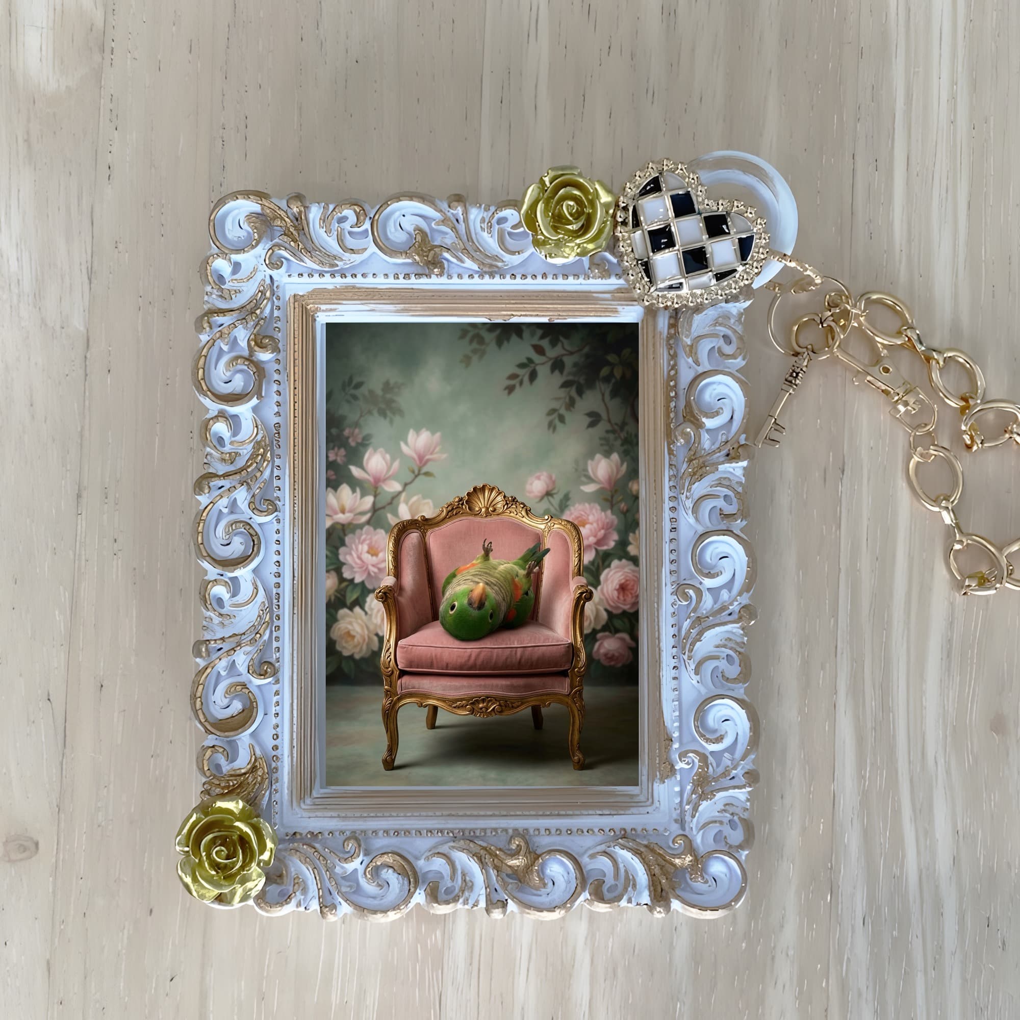 Eclectus Parrot Shabby Pink Oil-Painting Rococo Bag Charm (White)