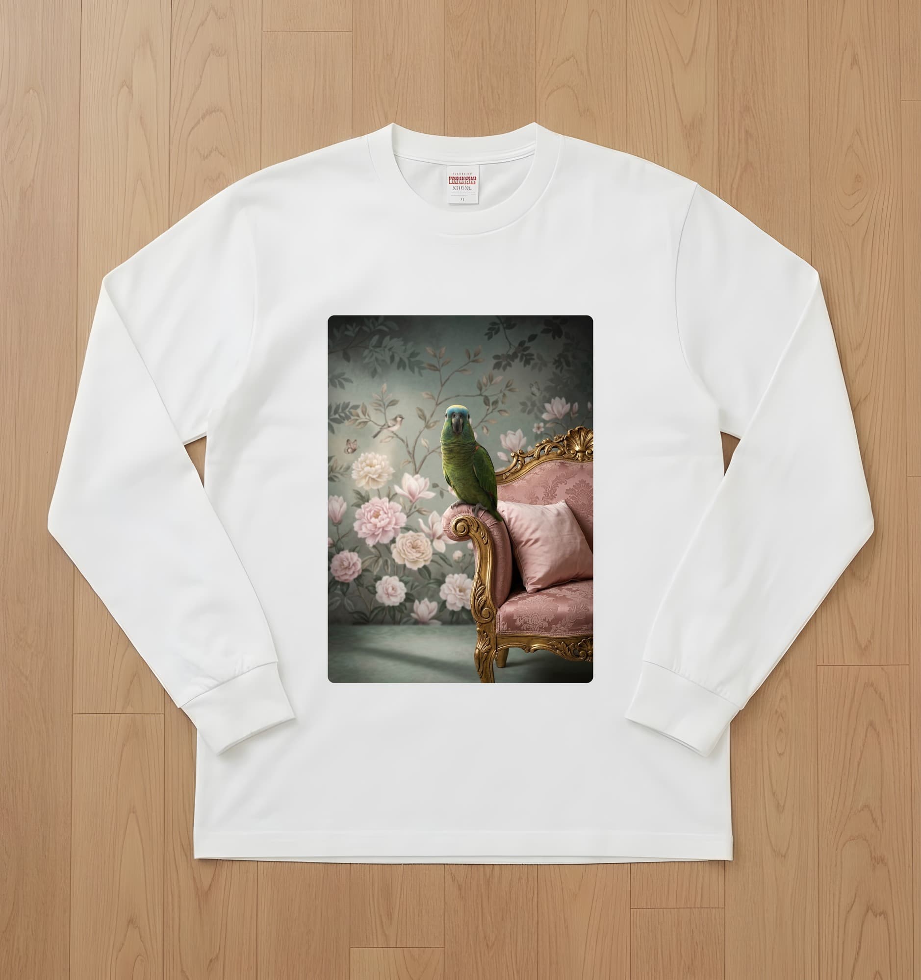 アオボウシインコのシャビーピンクの油絵風アートロココ調長袖Tシャツ(ホワイト)