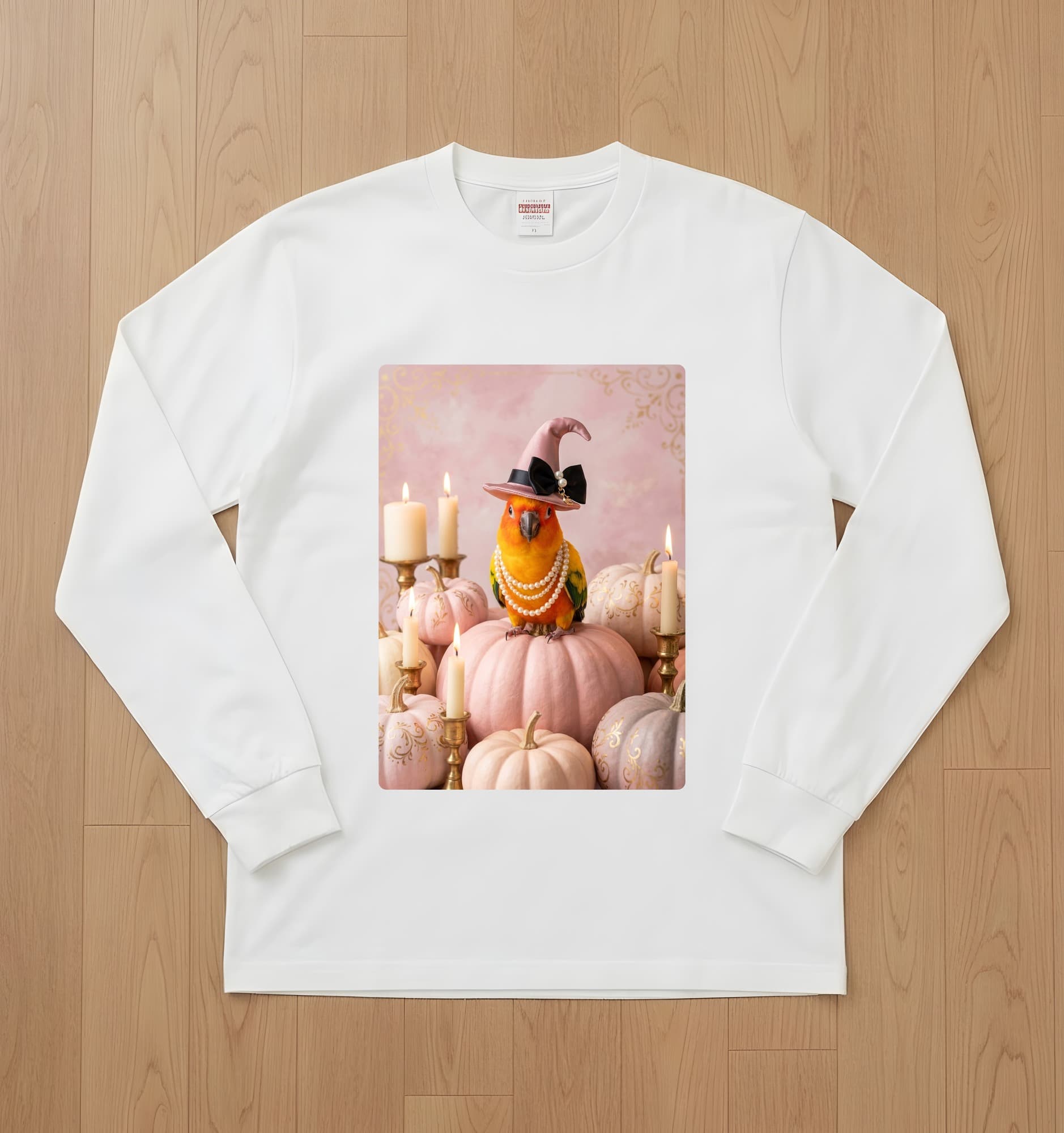 コガネメキシコインコのかぼちゃとキャンドルの油絵風アートハロウィン長袖Tシャツ(ホワイト)