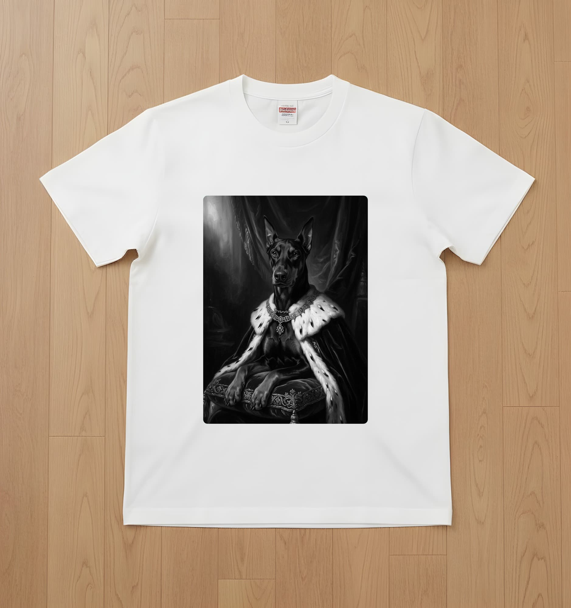 ドーベルマンのルネサンス肖像画Tシャツ(ホワイト・モノクロプリント・額縁なし)