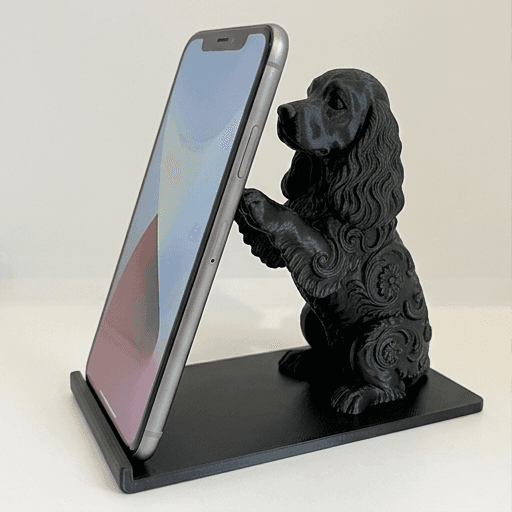 コッカースパニエルのルネサンス肖像画スマホスタンド(シルクブラック)