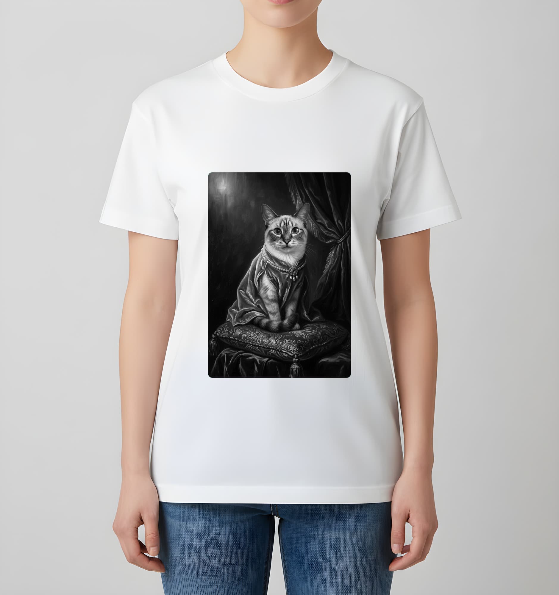 シャム猫のルネサンス肖像画Tシャツ(ホワイト・モノクロプリント・額縁デザインあり) 4