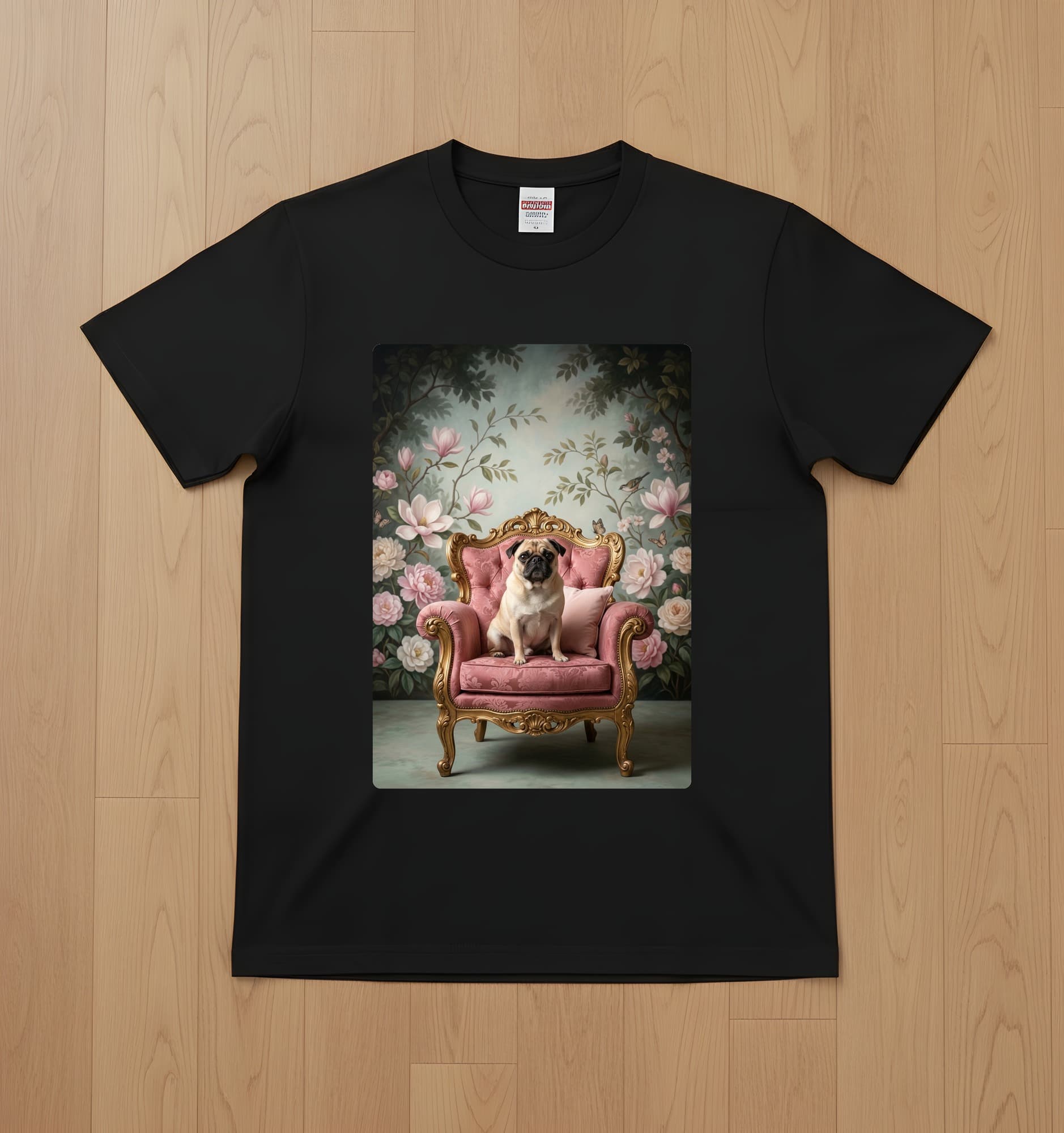 パグのシャビーピンクの油絵風アートロココ調Tシャツ(ブラック)