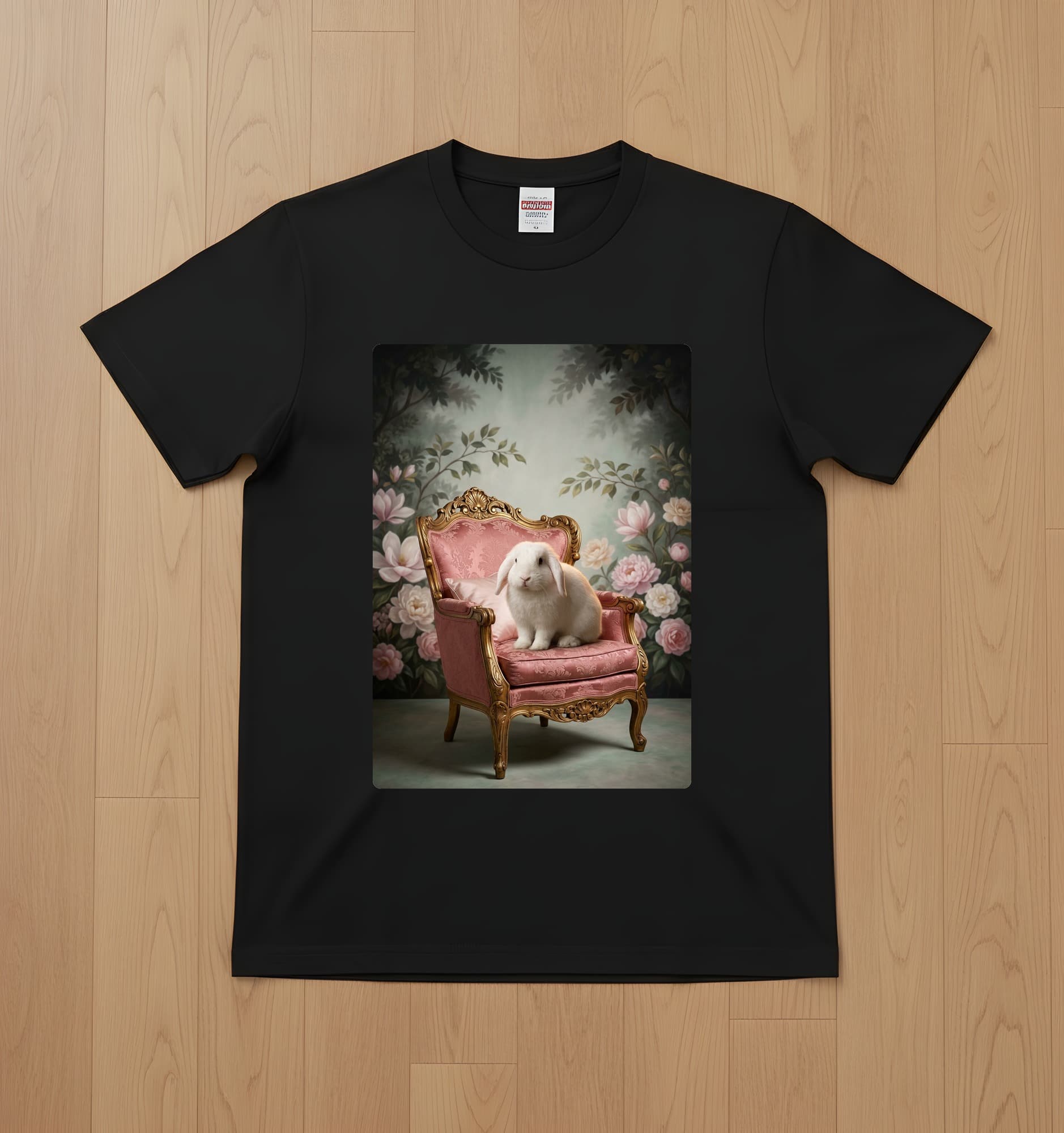 イングリッシュアンゴラのシャビーピンクの油絵風アートロココ調Tシャツ(ブラック)