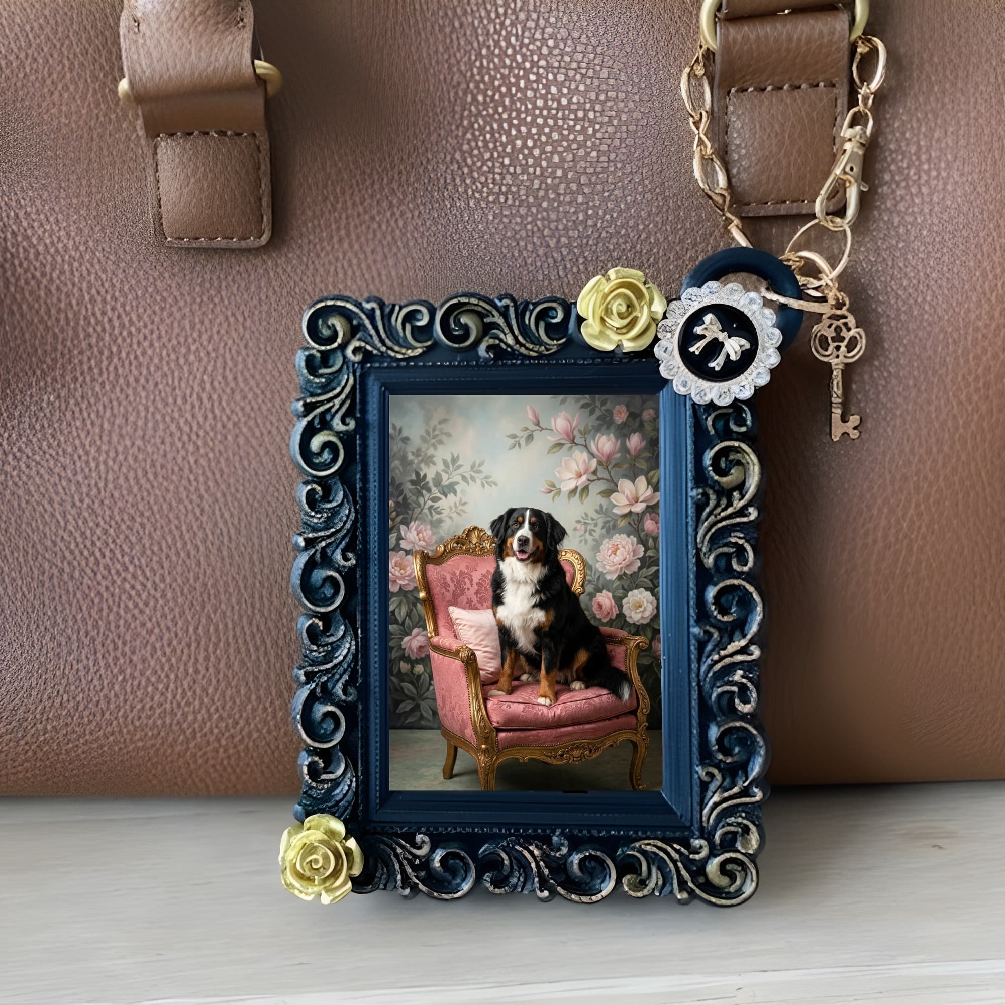 Bernese mountain dog Shabby Pink Oil-Painting Rococo Bag Charm (Black) 3
