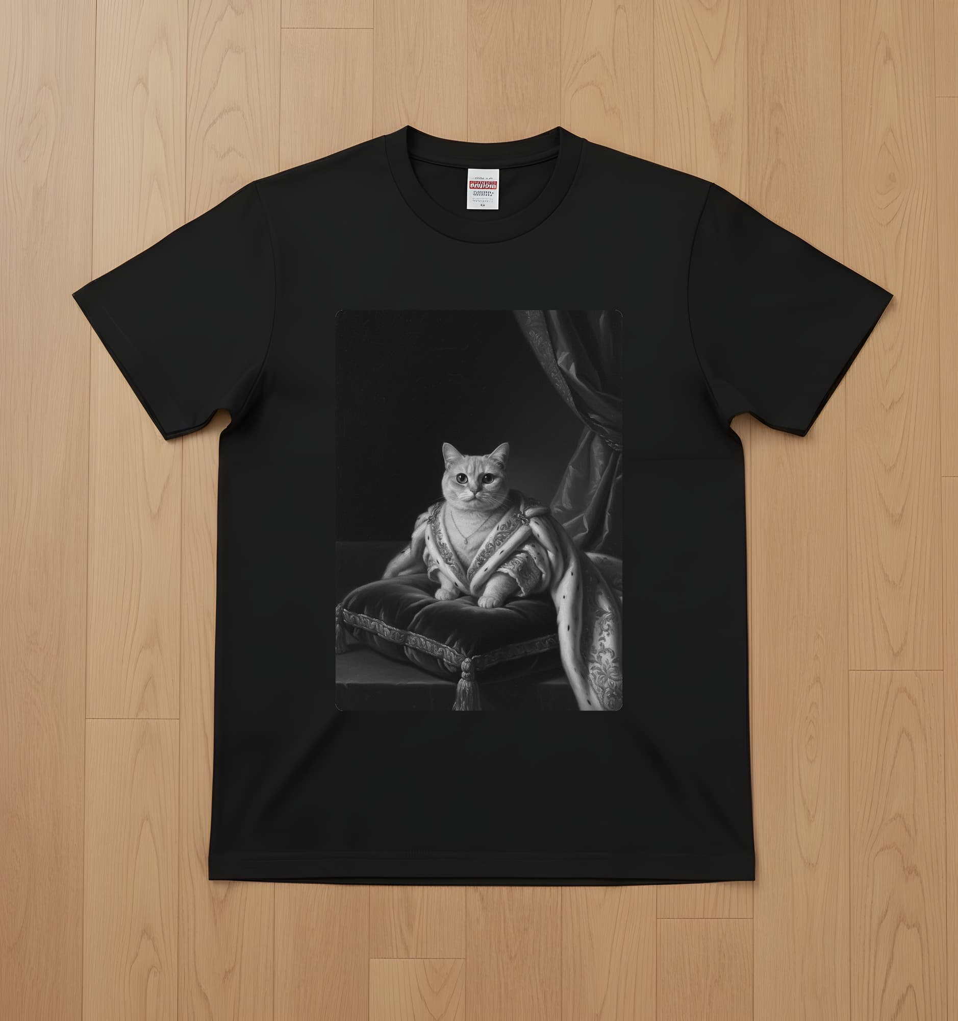 マンチカンのルネサンス肖像画Tシャツ(ブラック・モノクロプリント・額縁なし)