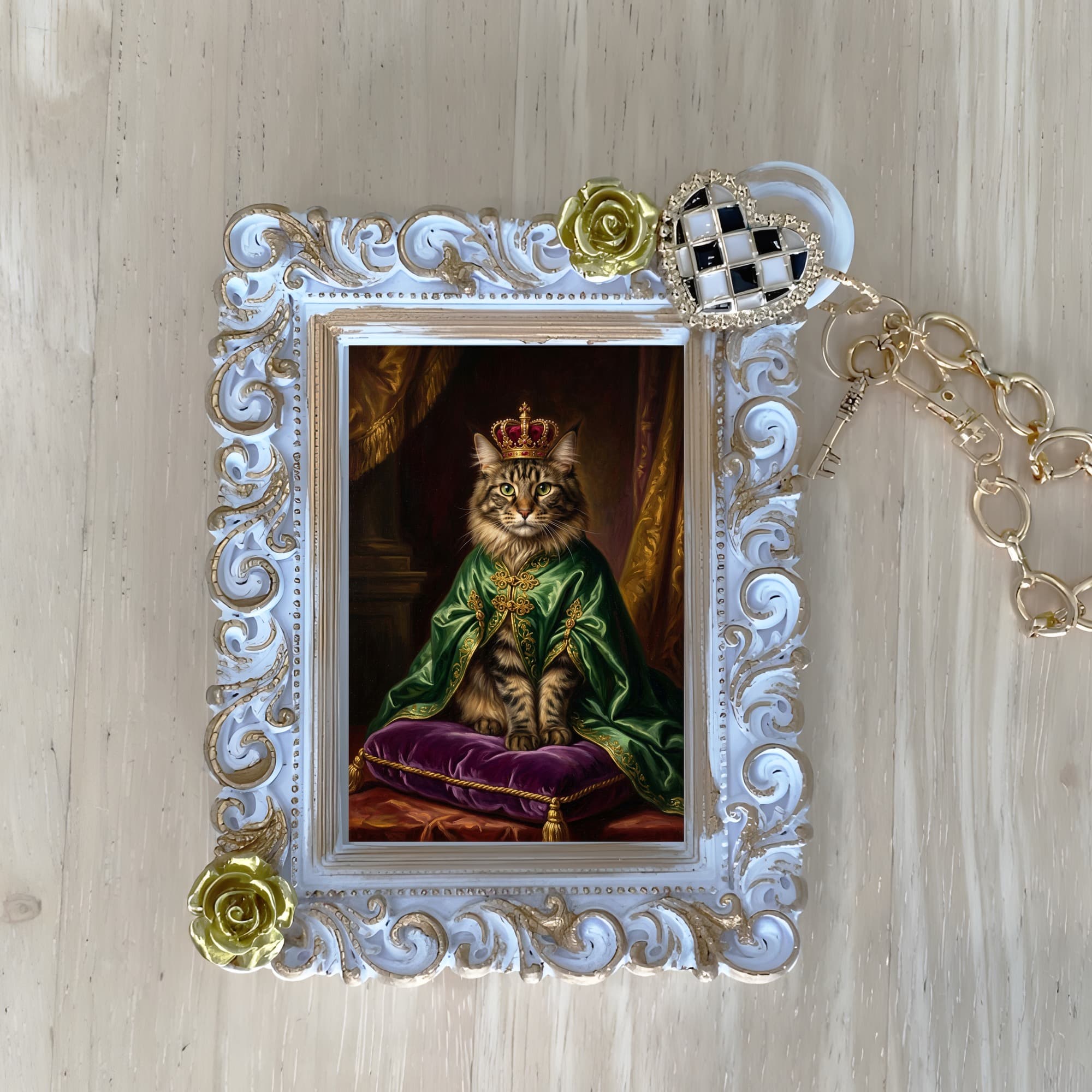 Maine Coon Renaissance Portrait Bag Charm (White)