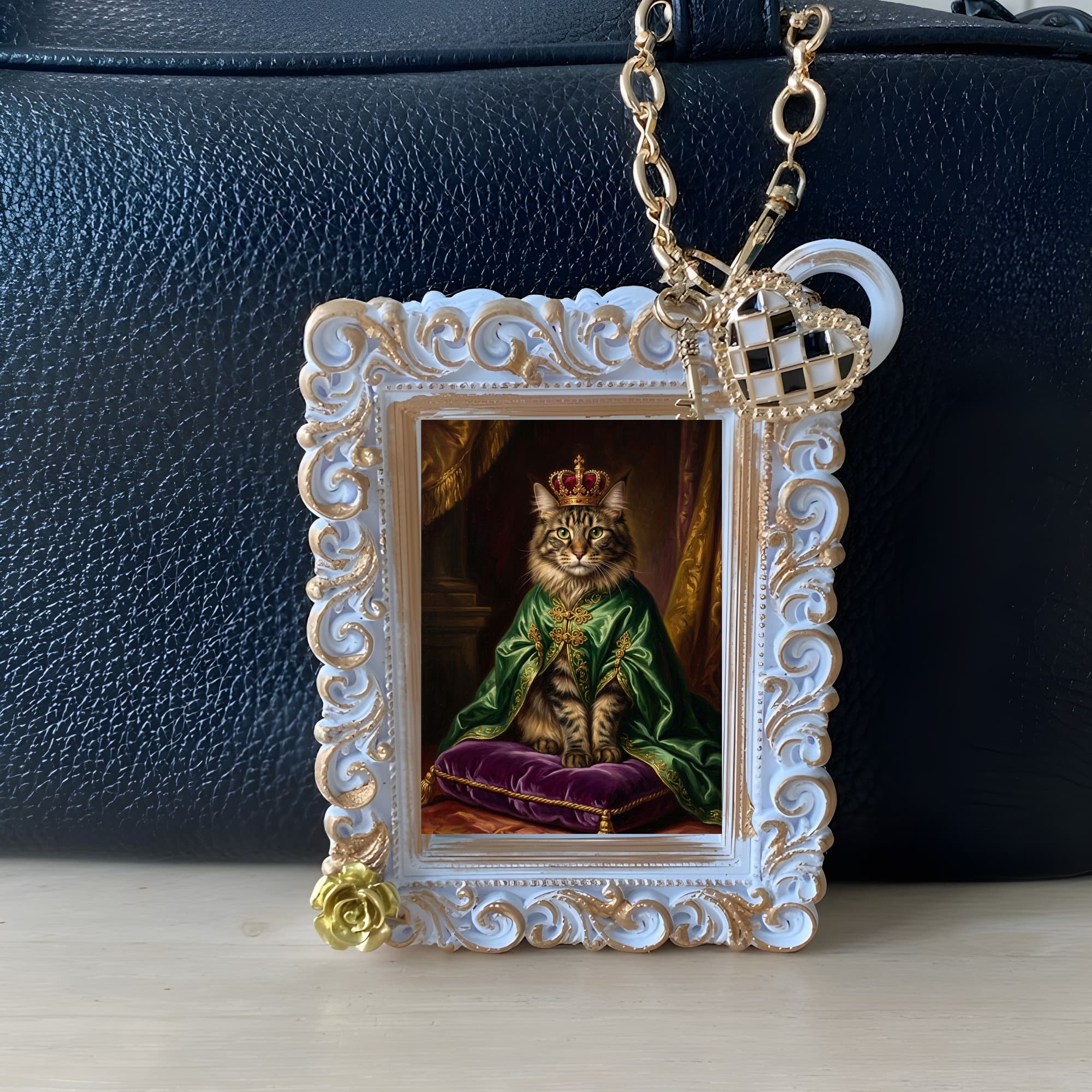 Maine Coon Renaissance Portrait Bag Charm (White) 3