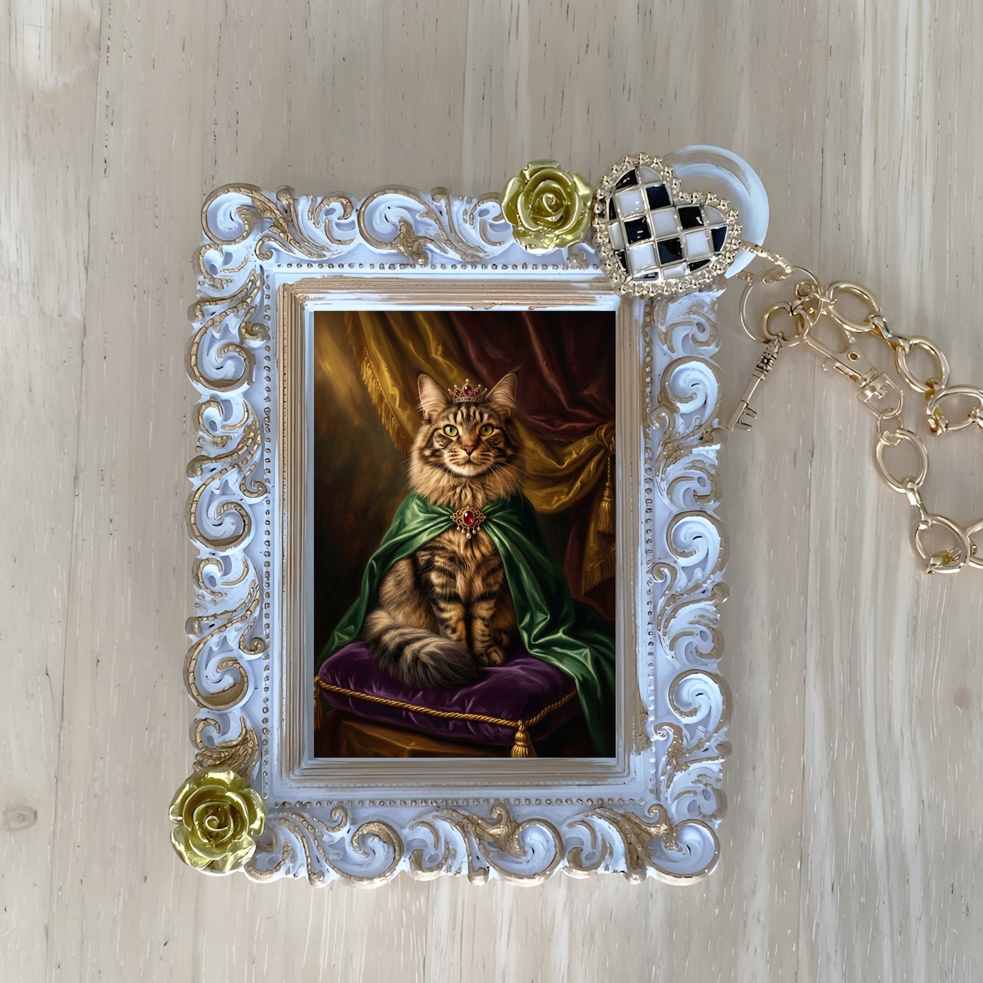 Maine Coon Renaissance Portrait Bag Charm (White)