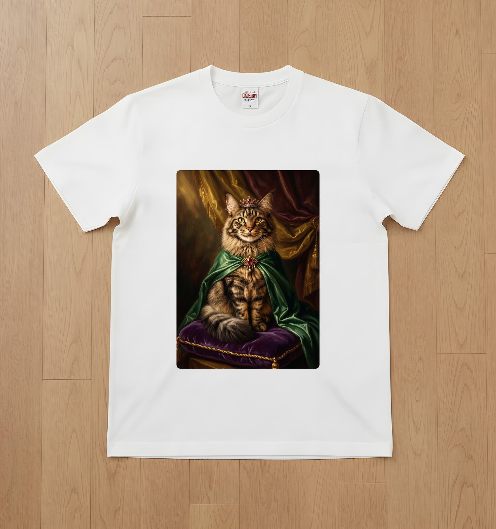 メインクーンのルネサンス肖像画Tシャツ(ホワイト・カラープリント・額縁なし)