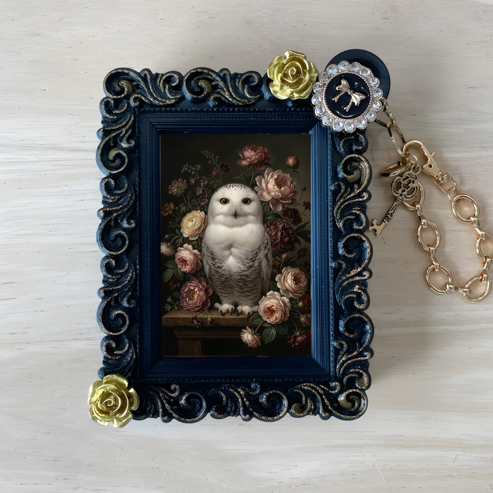 シロフクロウの花の油絵風アート花柄バッグチャーム(ブラック)