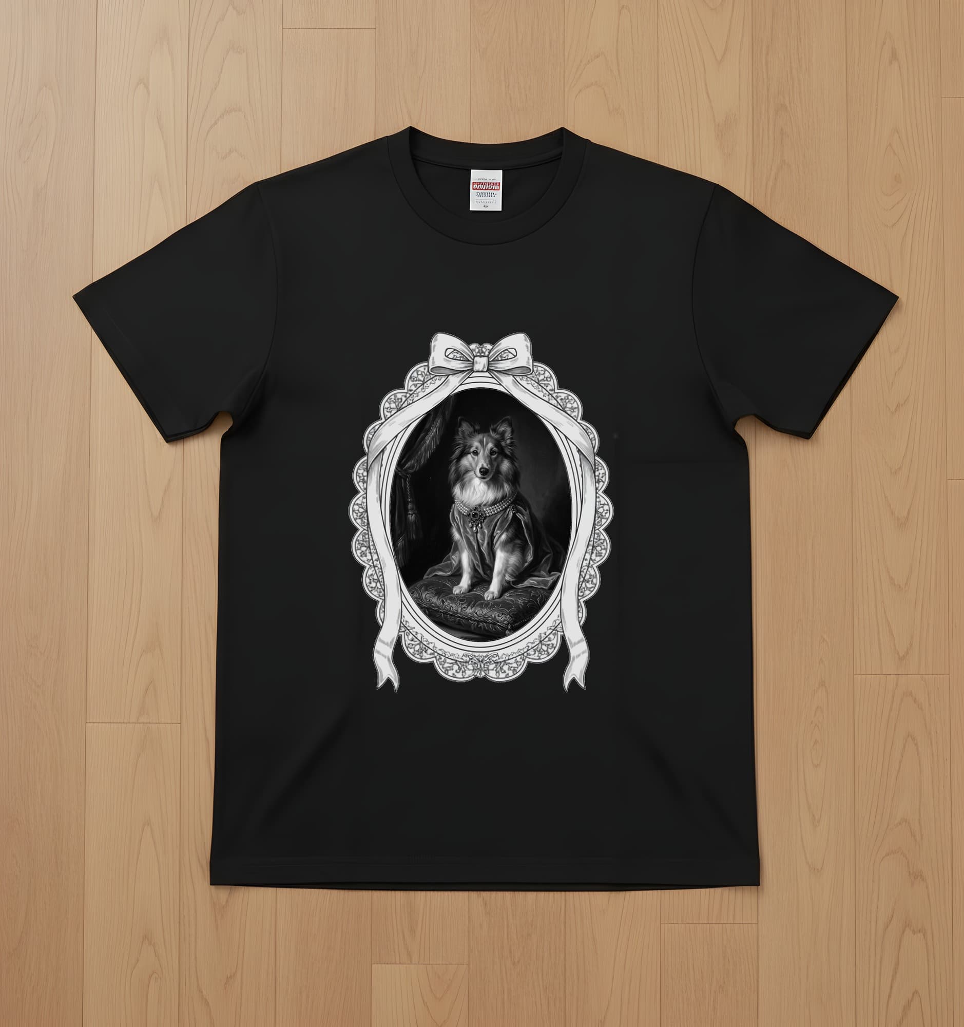 シェットランドシープドッグのルネサンス肖像画Tシャツ(ブラック・モノクロプリント・額縁デザインあり)