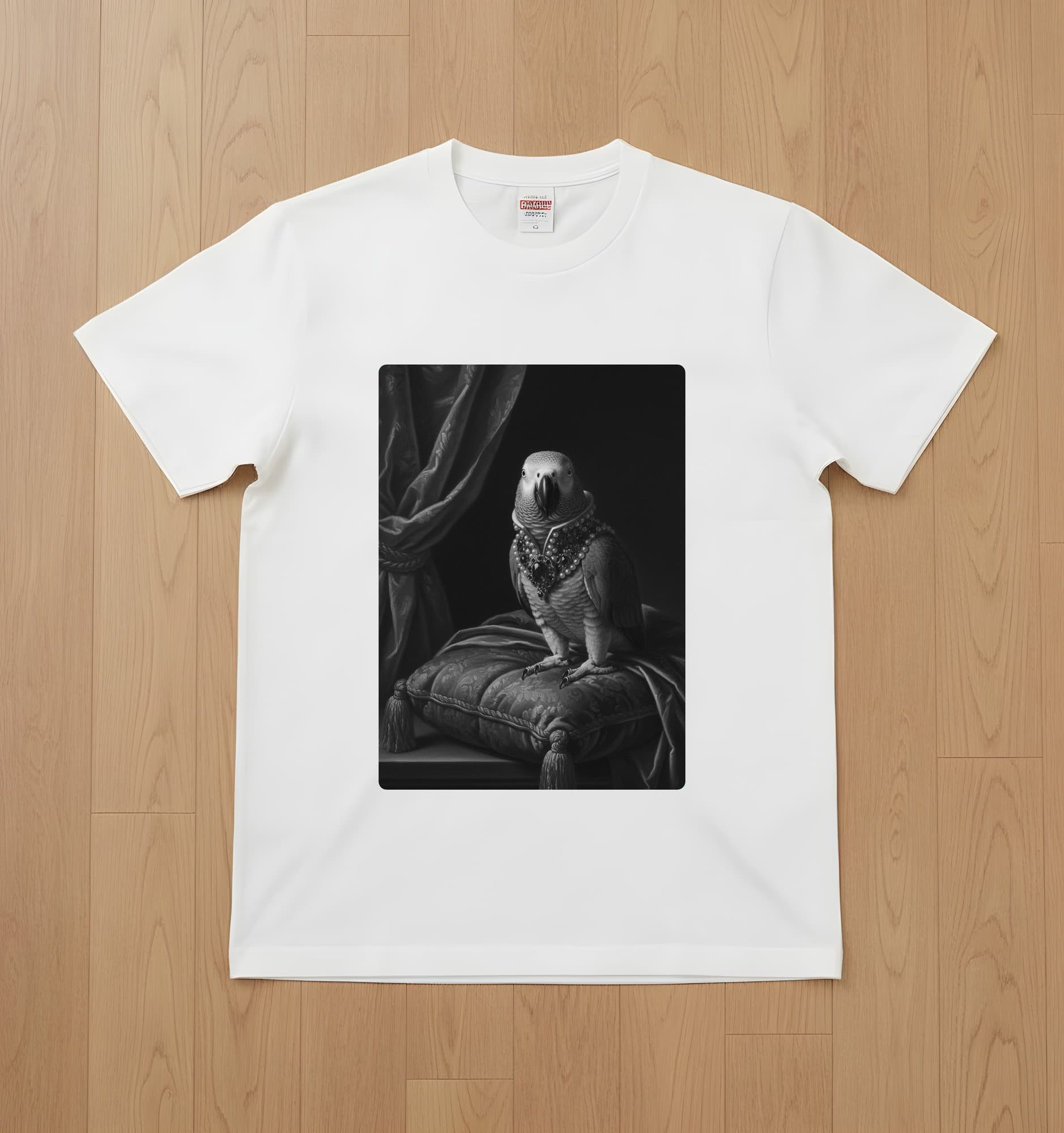 ヨウムのルネサンス肖像画Tシャツ(ホワイト・モノクロプリント・額縁なし)
