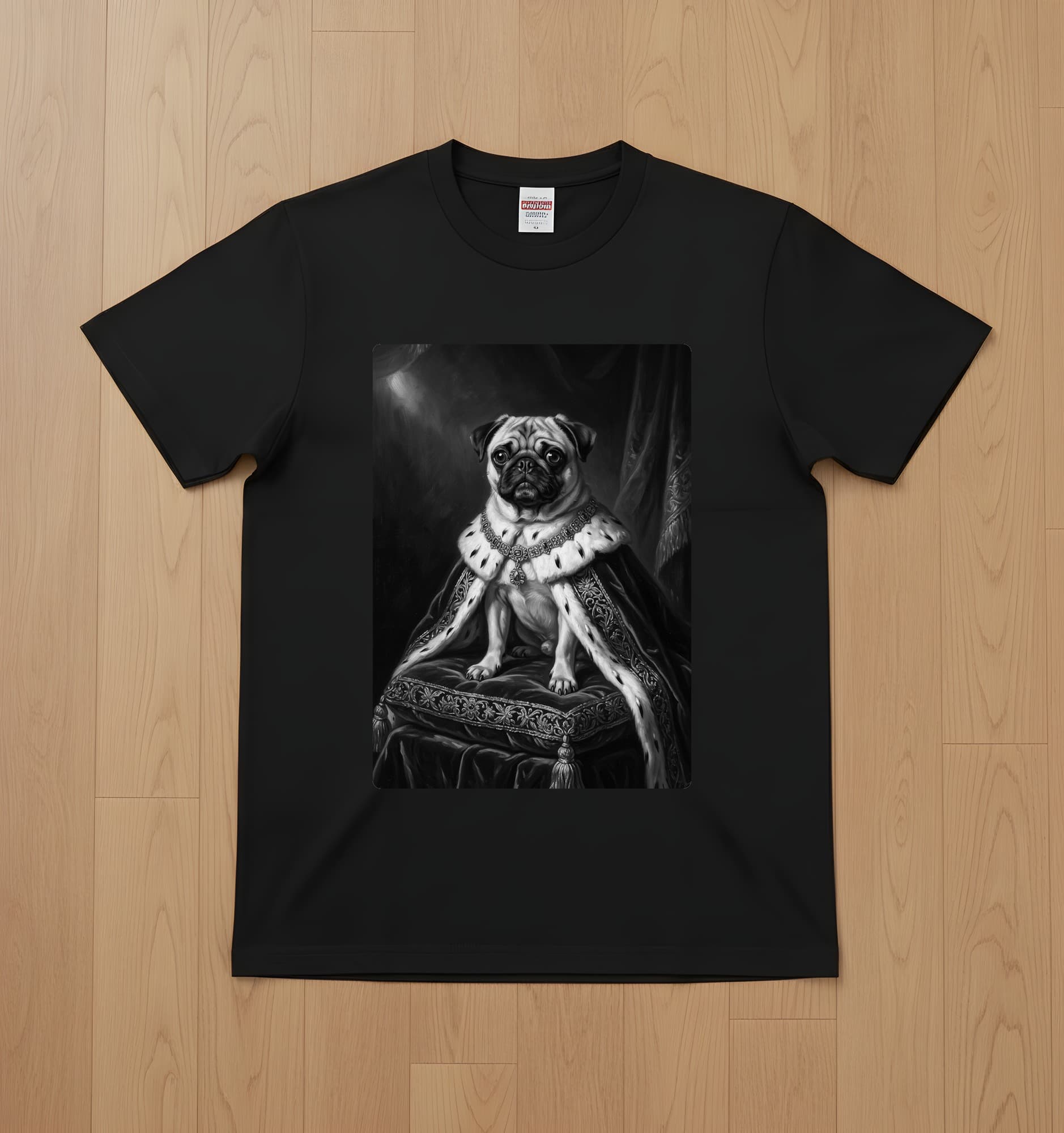 パグのルネサンス肖像画Tシャツ(ブラック・モノクロプリント・額縁なし)