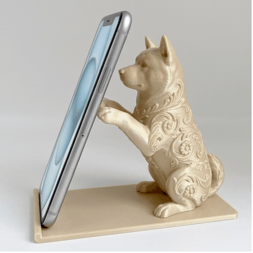 秋田犬のルネサンス肖像画スマホスタンド(シルクゴールド)