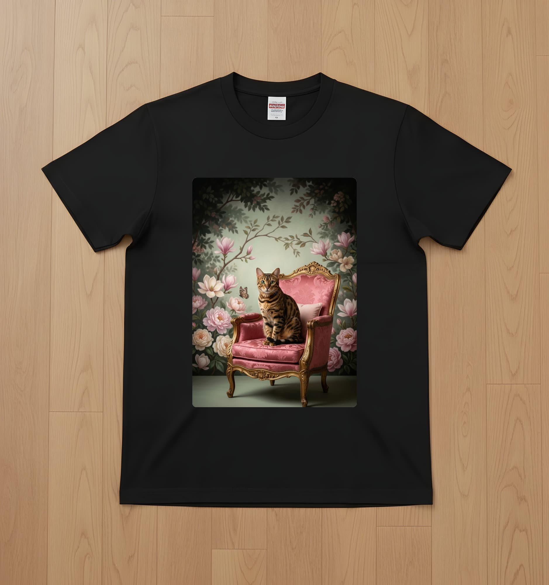 ベンガルのシャビーピンクの油絵風アートロココ調Tシャツ(ブラック)