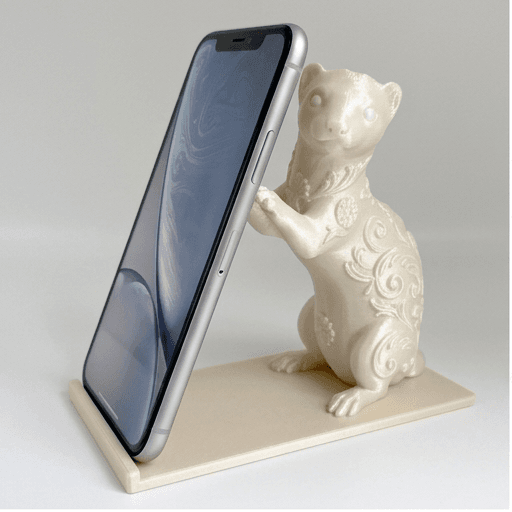 フェレットのルネサンス肖像画スマホスタンド(シルクホワイト)