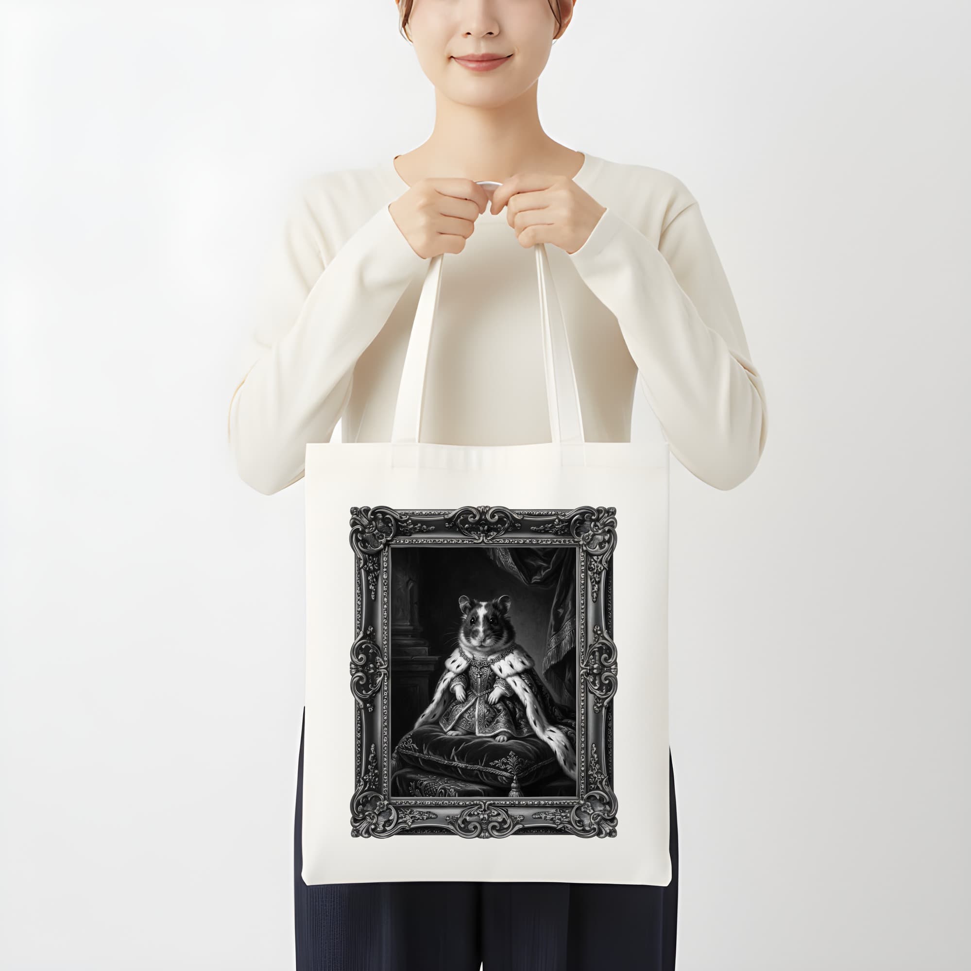 パンダハムスターのルネサンス肖像画トートバッグ(モノクロプリント・額縁デザインあり) 3