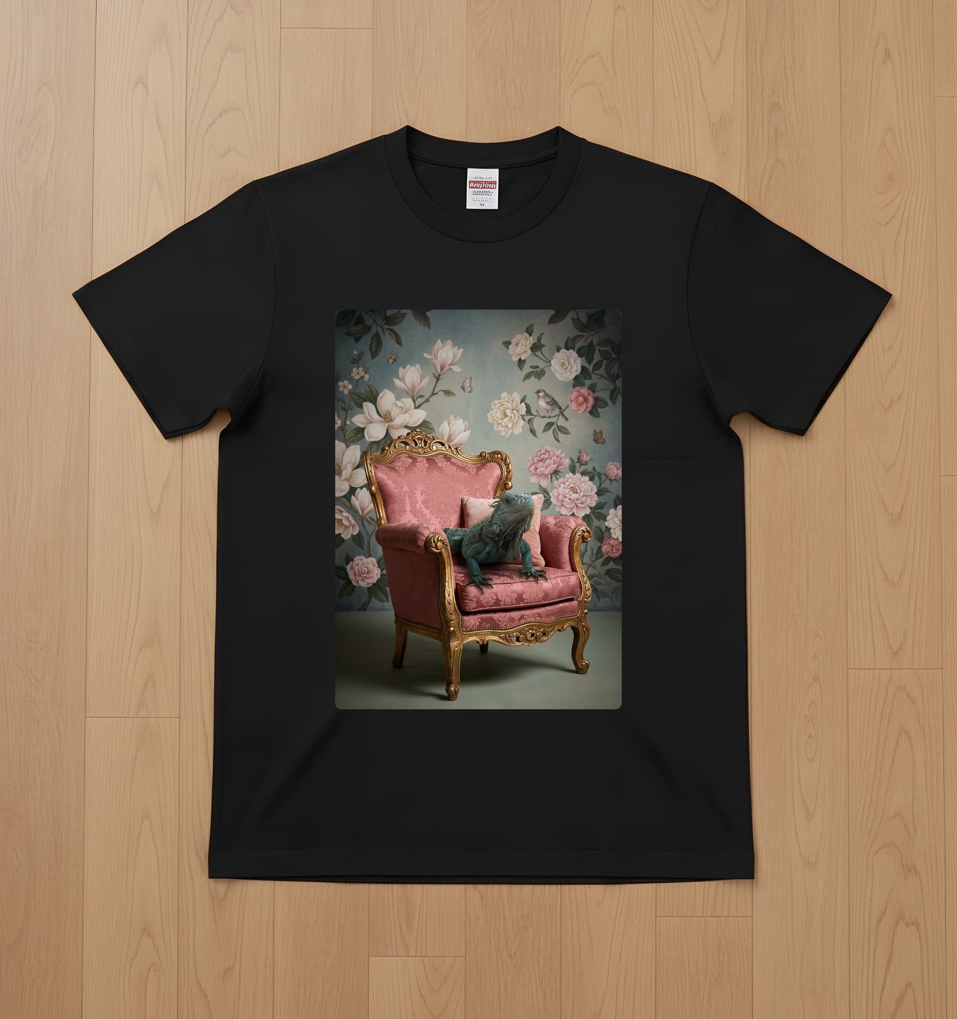 Blue Iguana Shabby Pink Oil-Painting Rococo T-Shirt (Black)