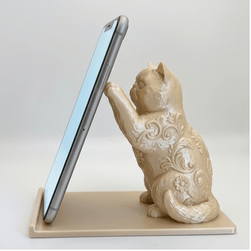Exotic Shorthair Renaissance Portrait Phone Stand (Silky Gold)