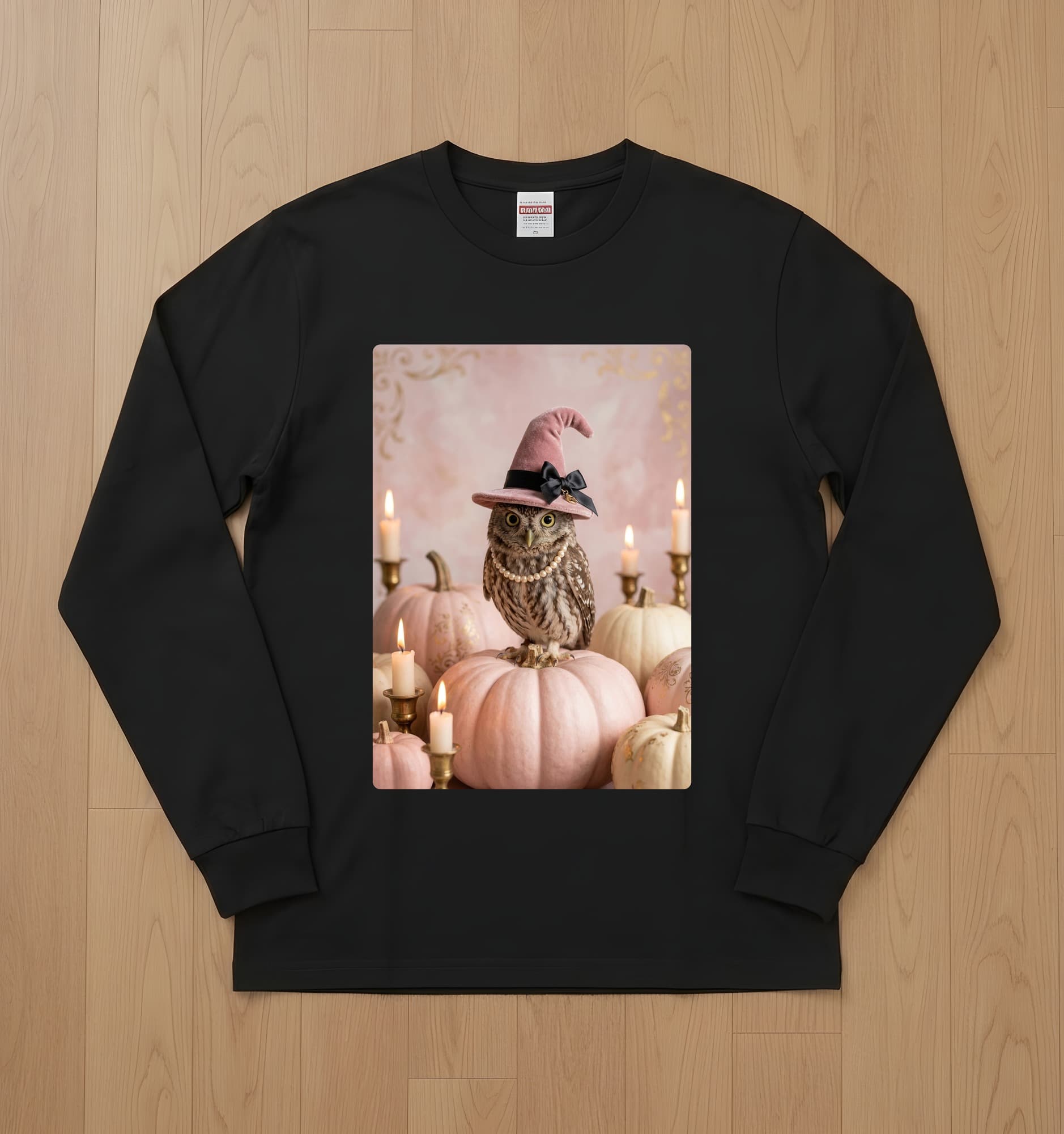 コノハズクのかぼちゃとキャンドルの油絵風アートハロウィン長袖Tシャツ(ブラック)