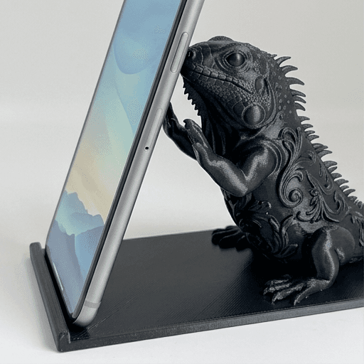 Green Iguana Renaissance Portrait Phone Stand (Silky Black)