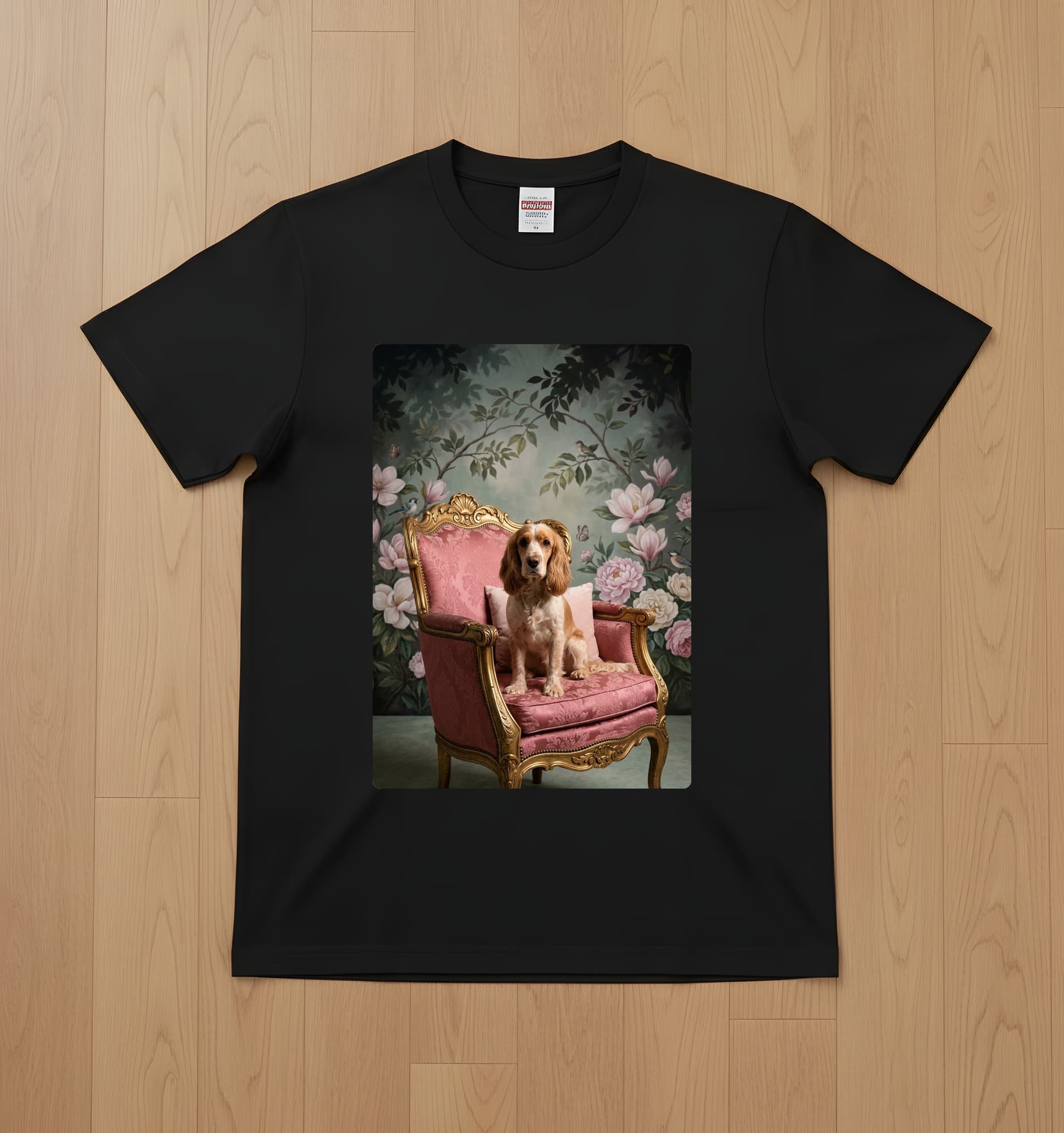 コッカースパニエルのシャビーピンクの油絵風アートロココ調Tシャツ(ブラック)