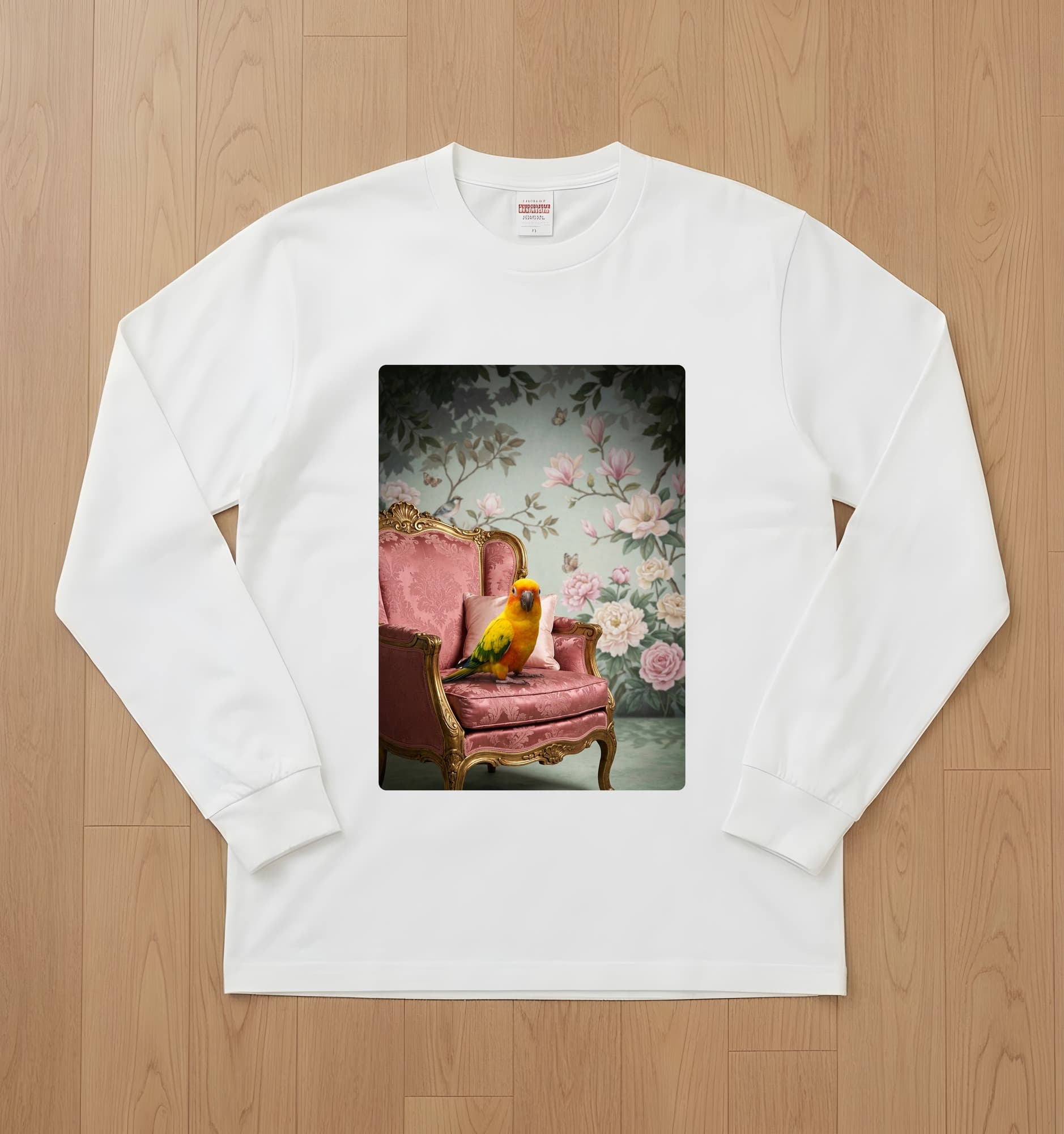 ナナイロメキシコインコのシャビーピンクの油絵風アートロココ調長袖Tシャツ(ホワイト)