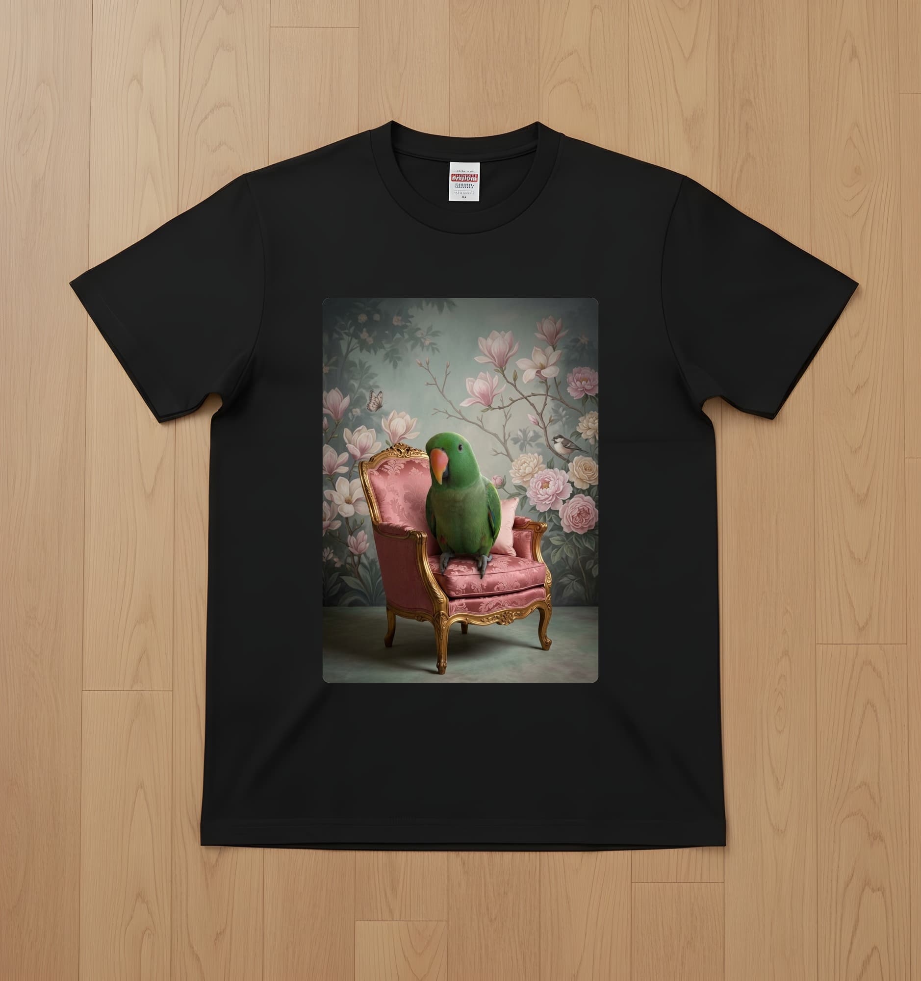オオハナインコのシャビーピンクの油絵風アートロココ調Tシャツ(ブラック)