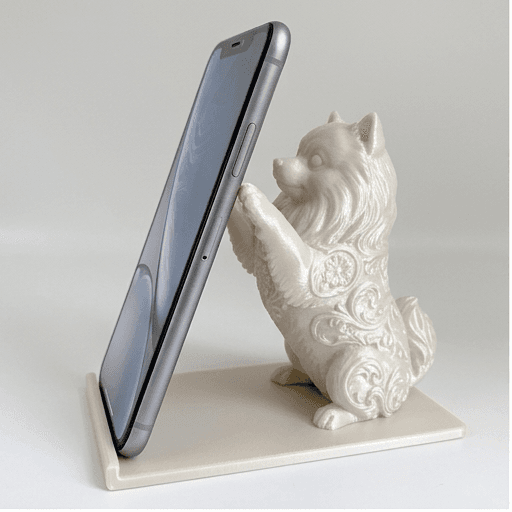 ポメラニアンのルネサンス肖像画スマホスタンド(シルクホワイト)