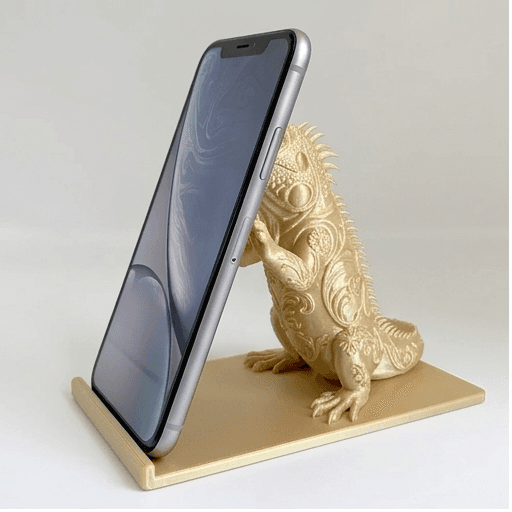グリーンイグアナのルネサンス肖像画スマホスタンド(シルクゴールド)
