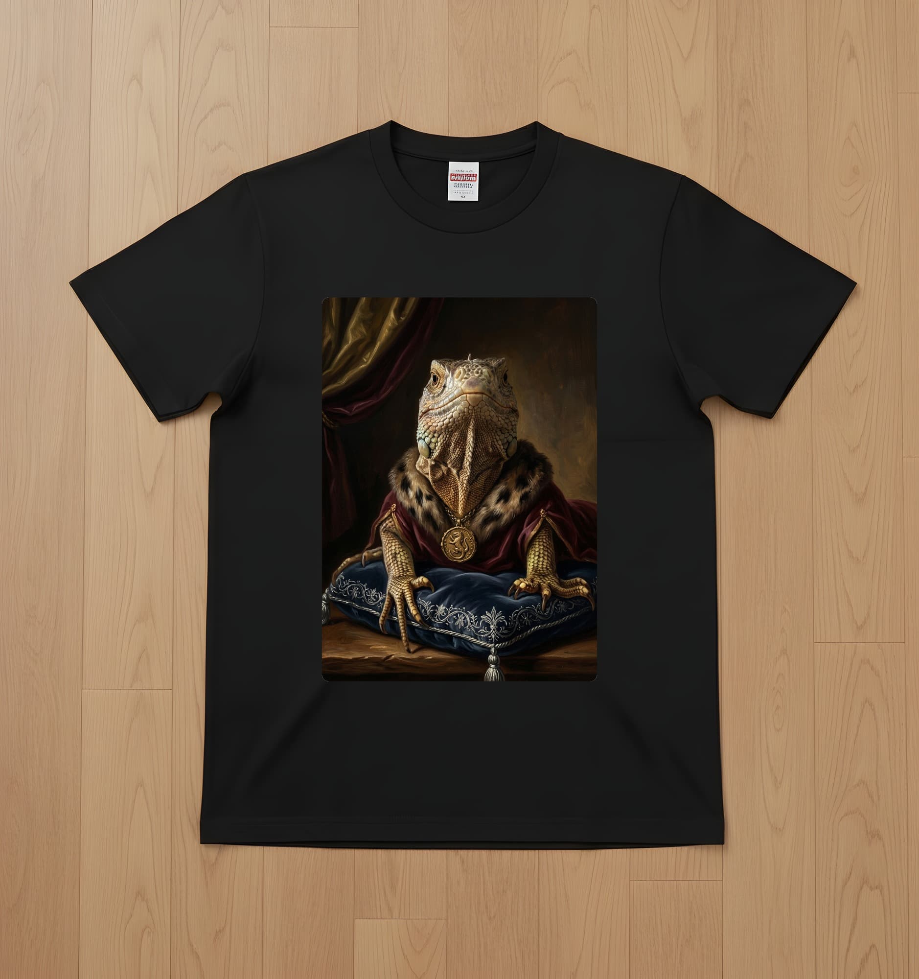 トゲオイグアナのルネサンス肖像画Tシャツ(ブラック・カラープリント・額縁なし)