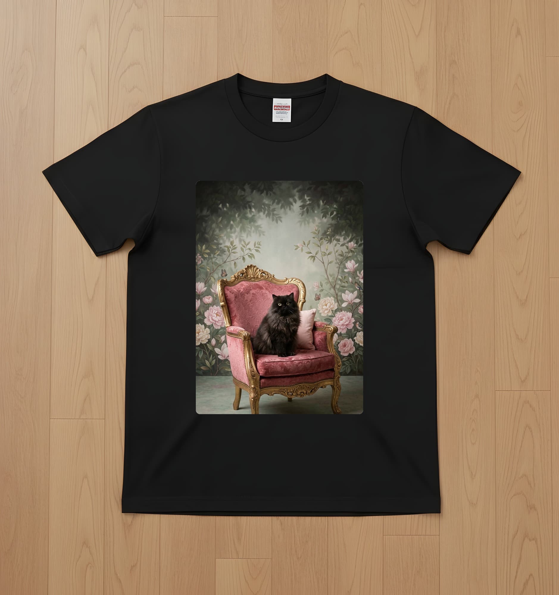 ペルシャ猫のシャビーピンクの油絵風アートロココ調Tシャツ(ブラック)