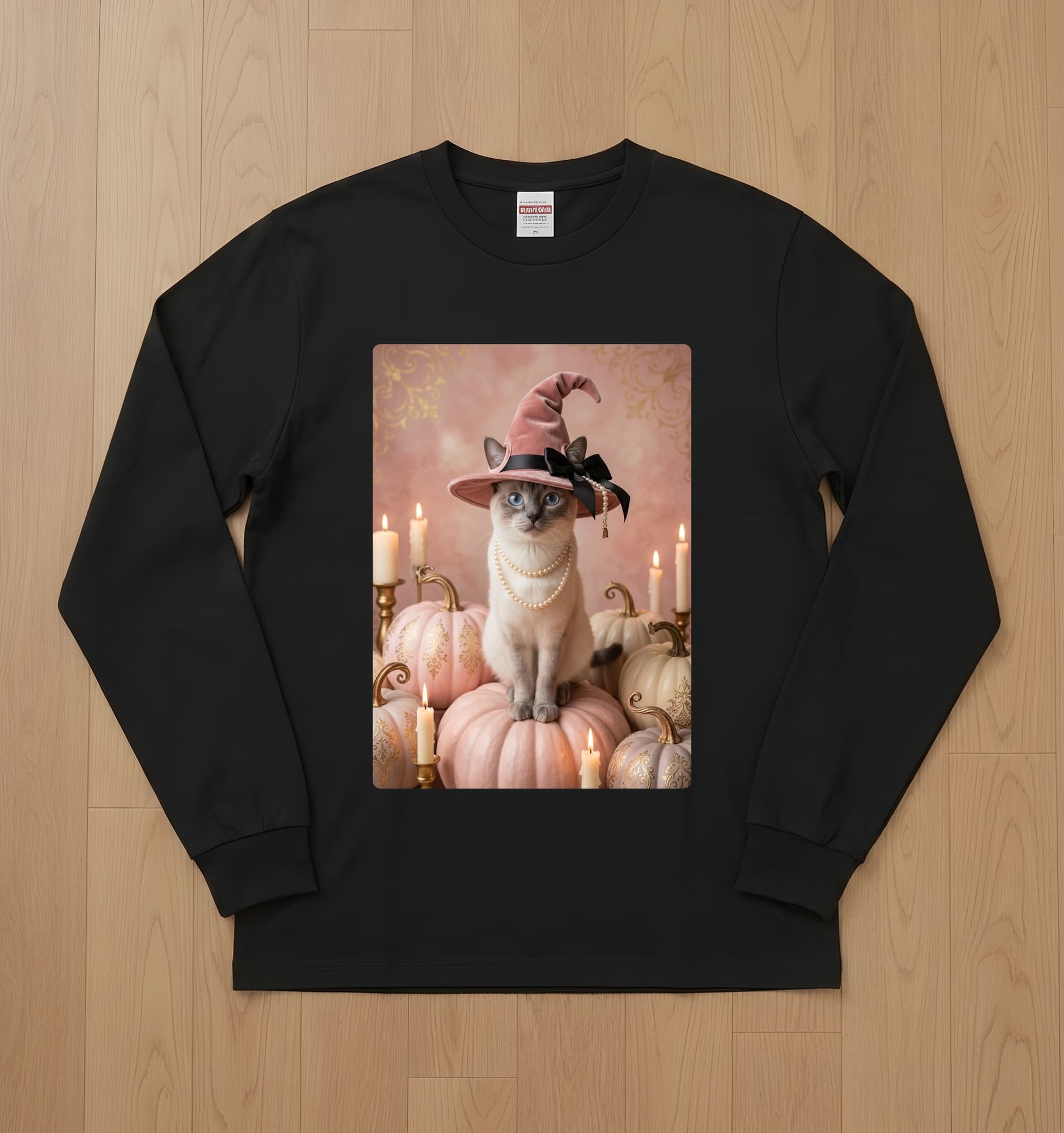 シャム猫のかぼちゃとキャンドルの油絵風アートハロウィン長袖Tシャツ(ブラック)