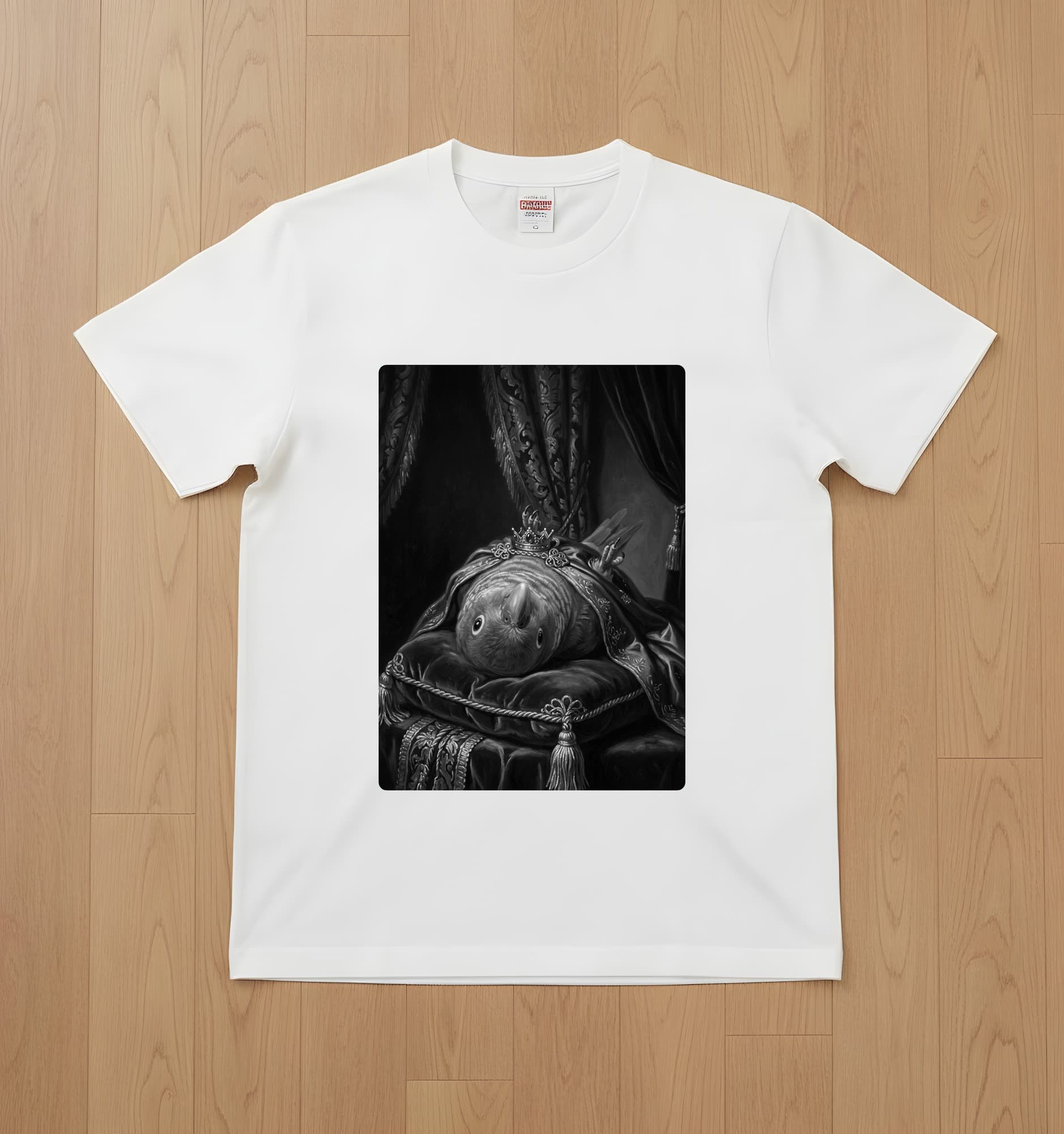 オオハナインコのルネサンス肖像画Tシャツ(ホワイト・モノクロプリント・額縁なし)